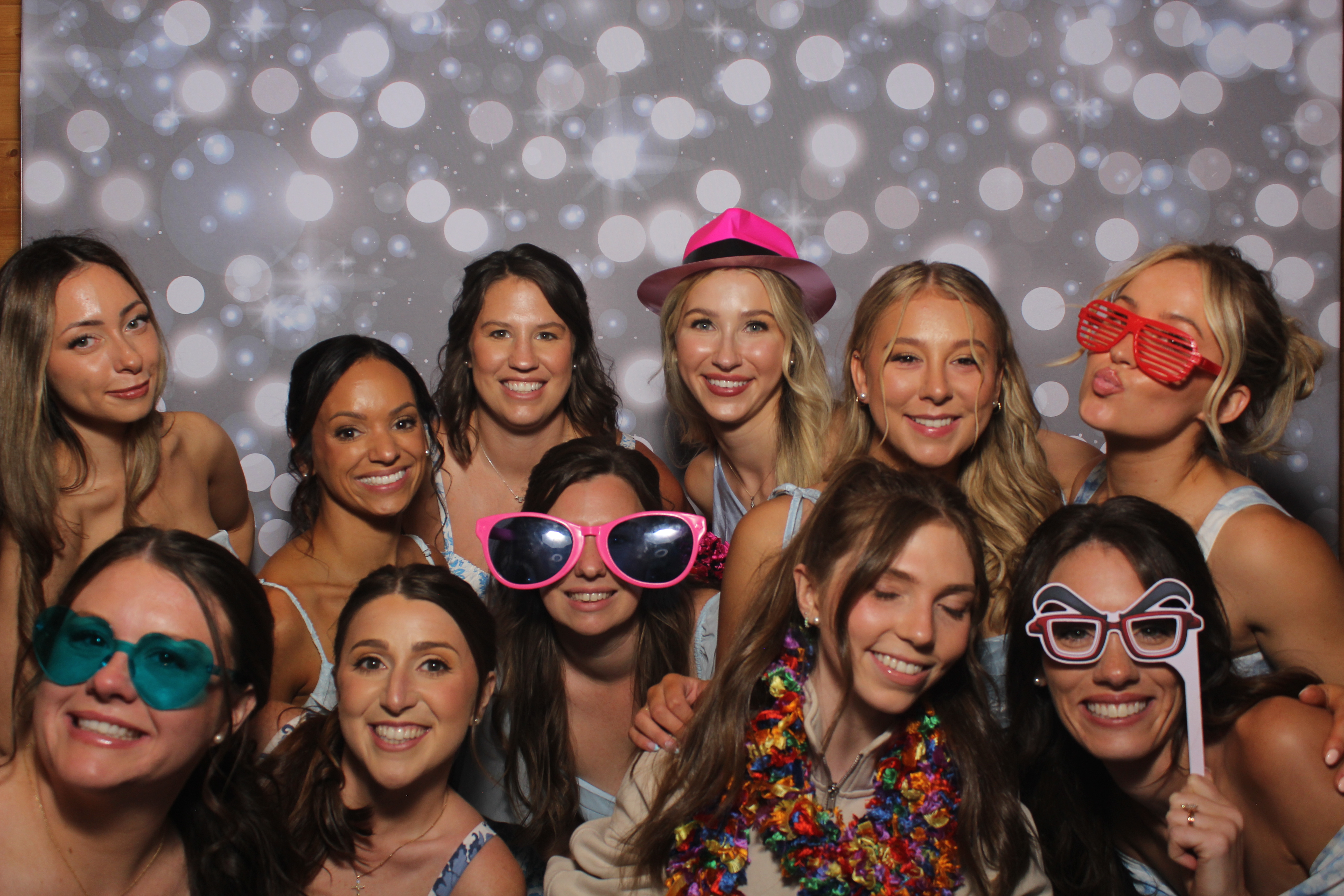 Ashleigh Lindsey Reception | View more photos from the event at gallery.photoboothcincy.com/u/PhotoBoothCincy/Ashleigh-Lindsey-Reception