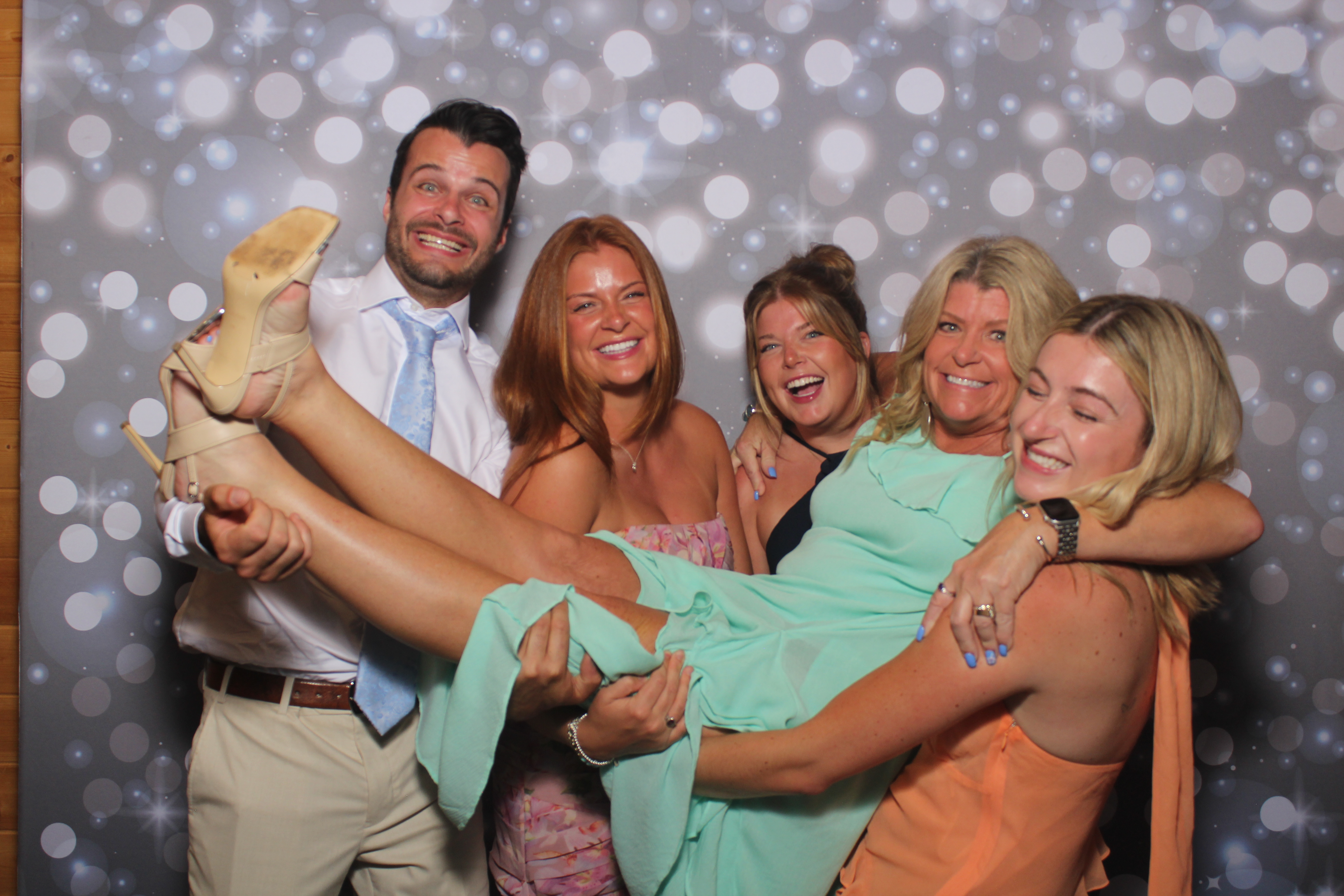Ashleigh Lindsey Reception | View more photos from the event at gallery.photoboothcincy.com/u/PhotoBoothCincy/Ashleigh-Lindsey-Reception