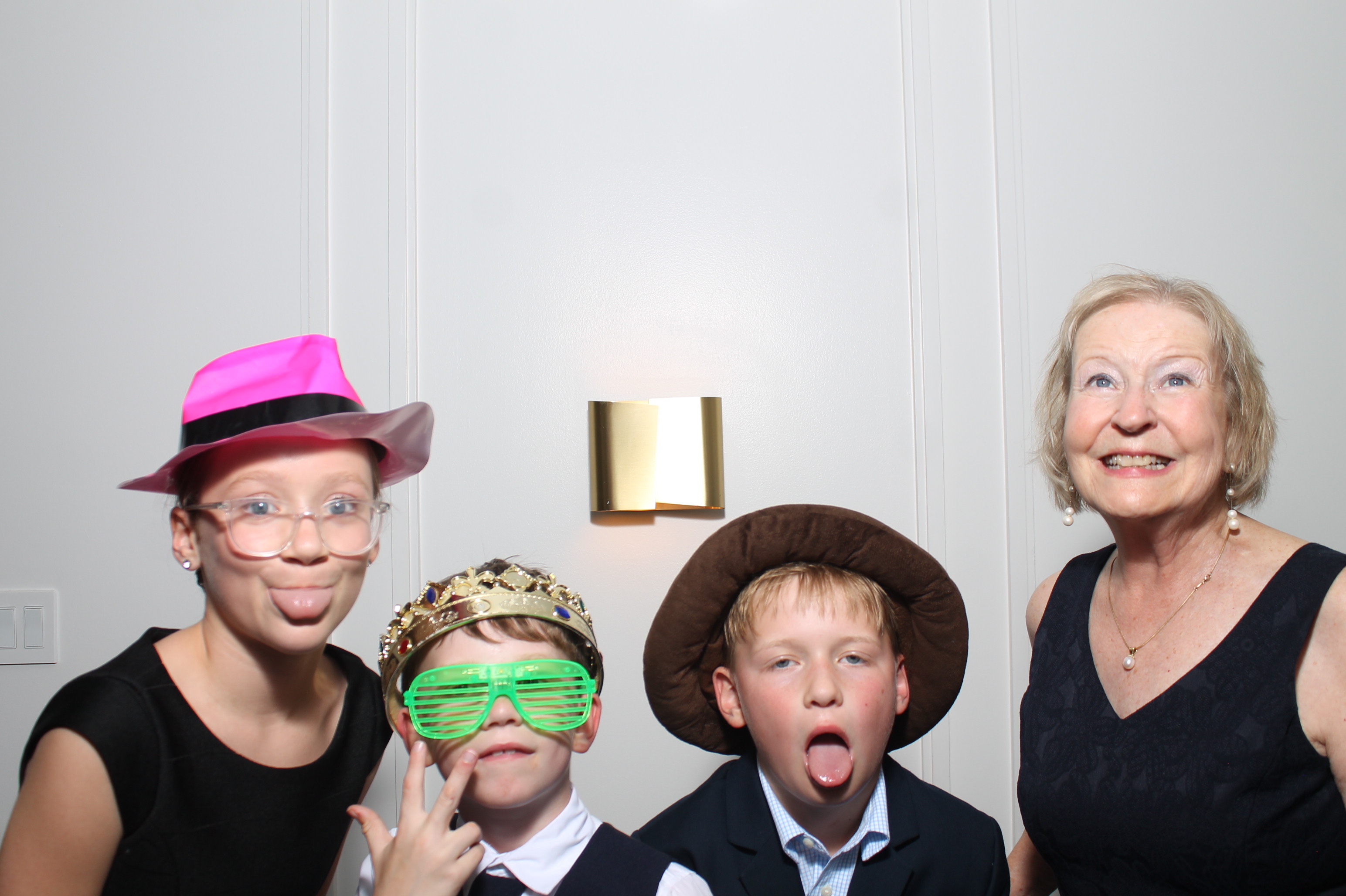 Ashton Spann Reception | View more photos from the event at gallery.photoboothcincy.com/u/PhotoBoothCincy/Ashton-Spann-Reception