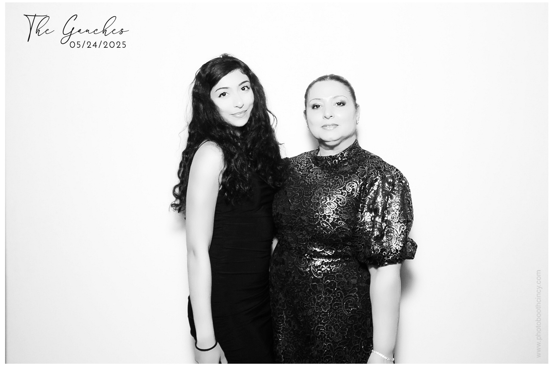 Aya & Brian's Wedding | View more photos from the event at gallery.photoboothcincy.com/u/PhotoBoothCincy/Aya-Brians-Wedding