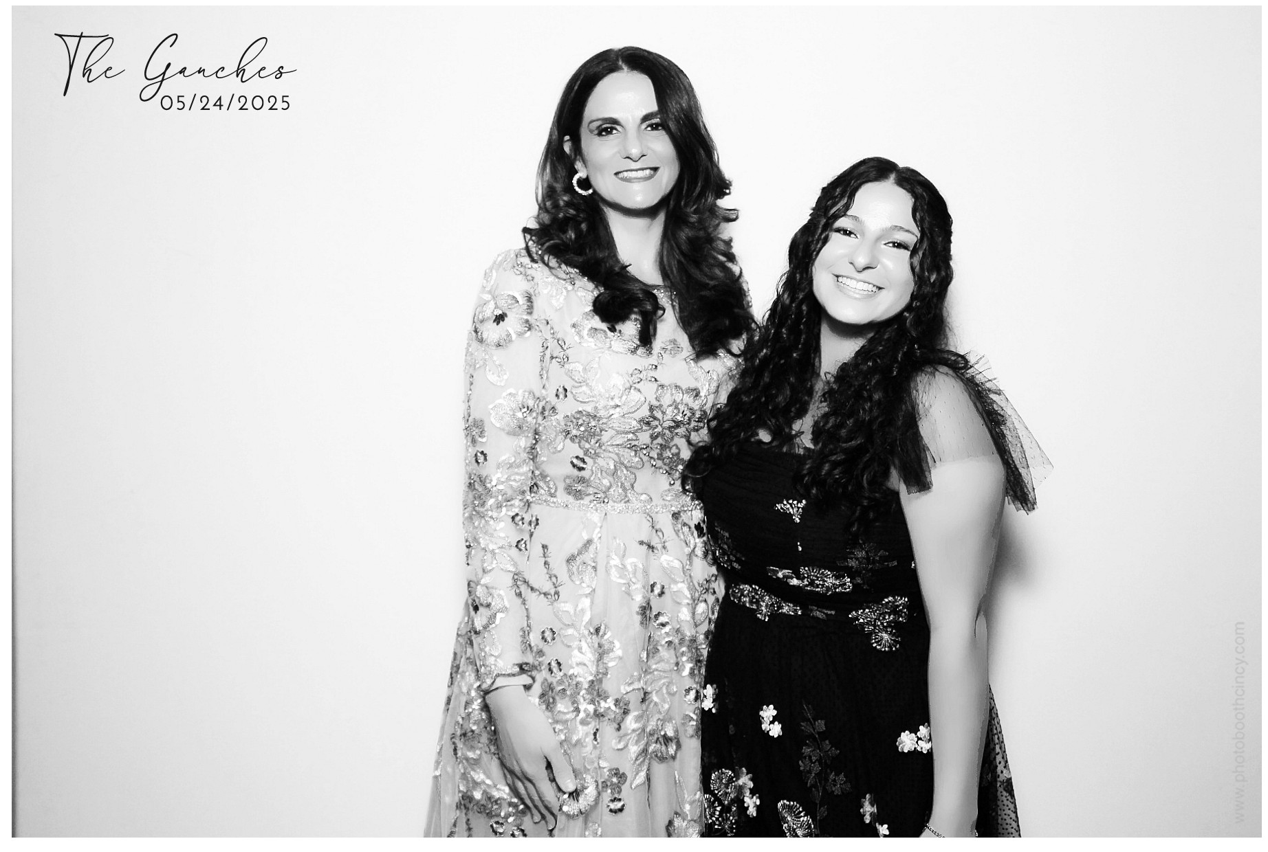 Aya & Brian's Wedding | View more photos from the event at gallery.photoboothcincy.com/u/PhotoBoothCincy/Aya-Brians-Wedding
