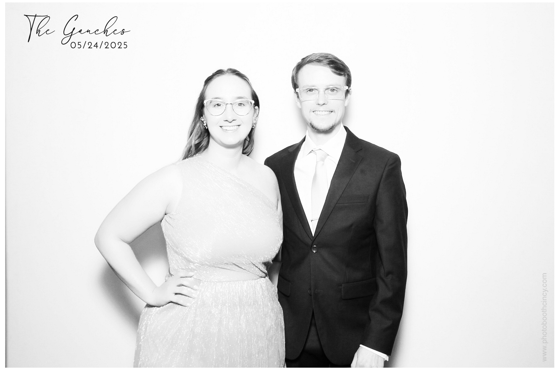 Aya & Brian's Wedding | View more photos from the event at gallery.photoboothcincy.com/u/PhotoBoothCincy/Aya-Brians-Wedding