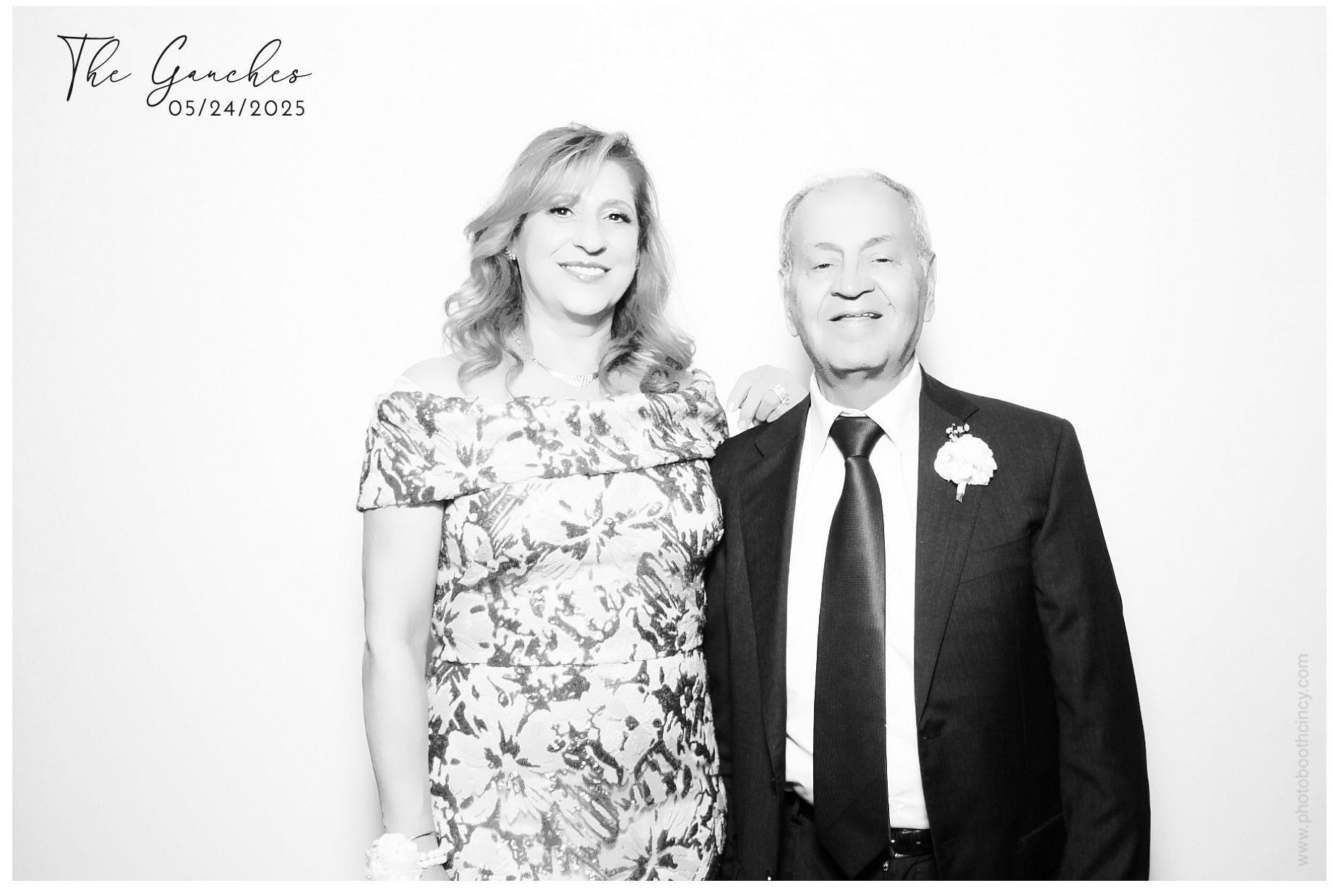 Aya & Brian's Wedding | View more photos from the event at gallery.photoboothcincy.com/u/PhotoBoothCincy/Aya-Brians-Wedding