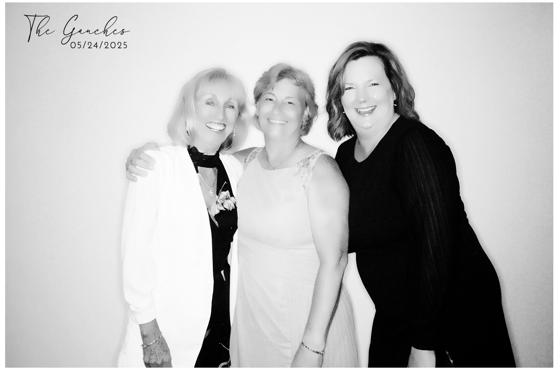 Aya & Brian's Wedding | View more photos from the event at gallery.photoboothcincy.com/u/PhotoBoothCincy/Aya-Brians-Wedding