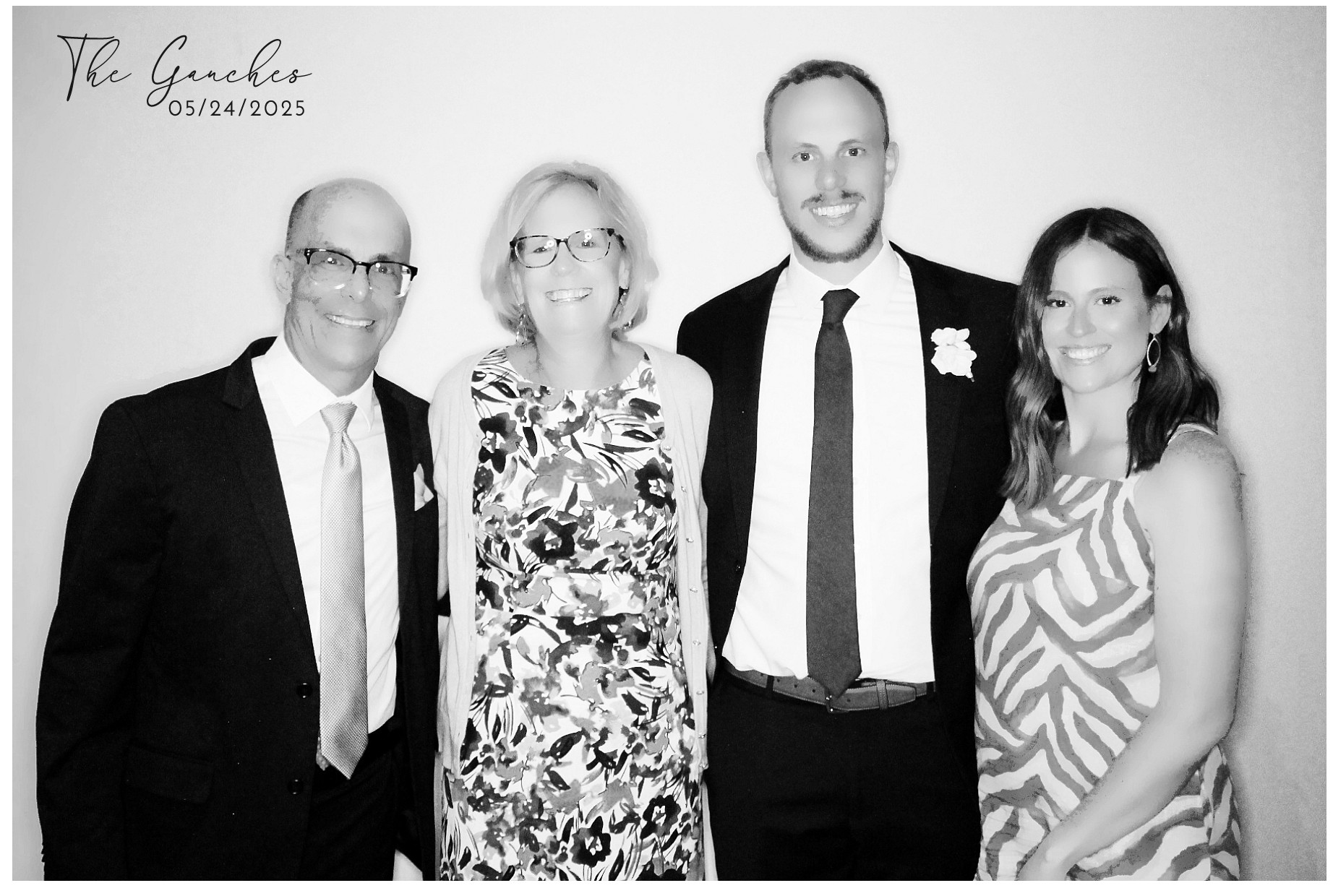 Aya & Brian's Wedding | View more photos from the event at gallery.photoboothcincy.com/u/PhotoBoothCincy/Aya-Brians-Wedding