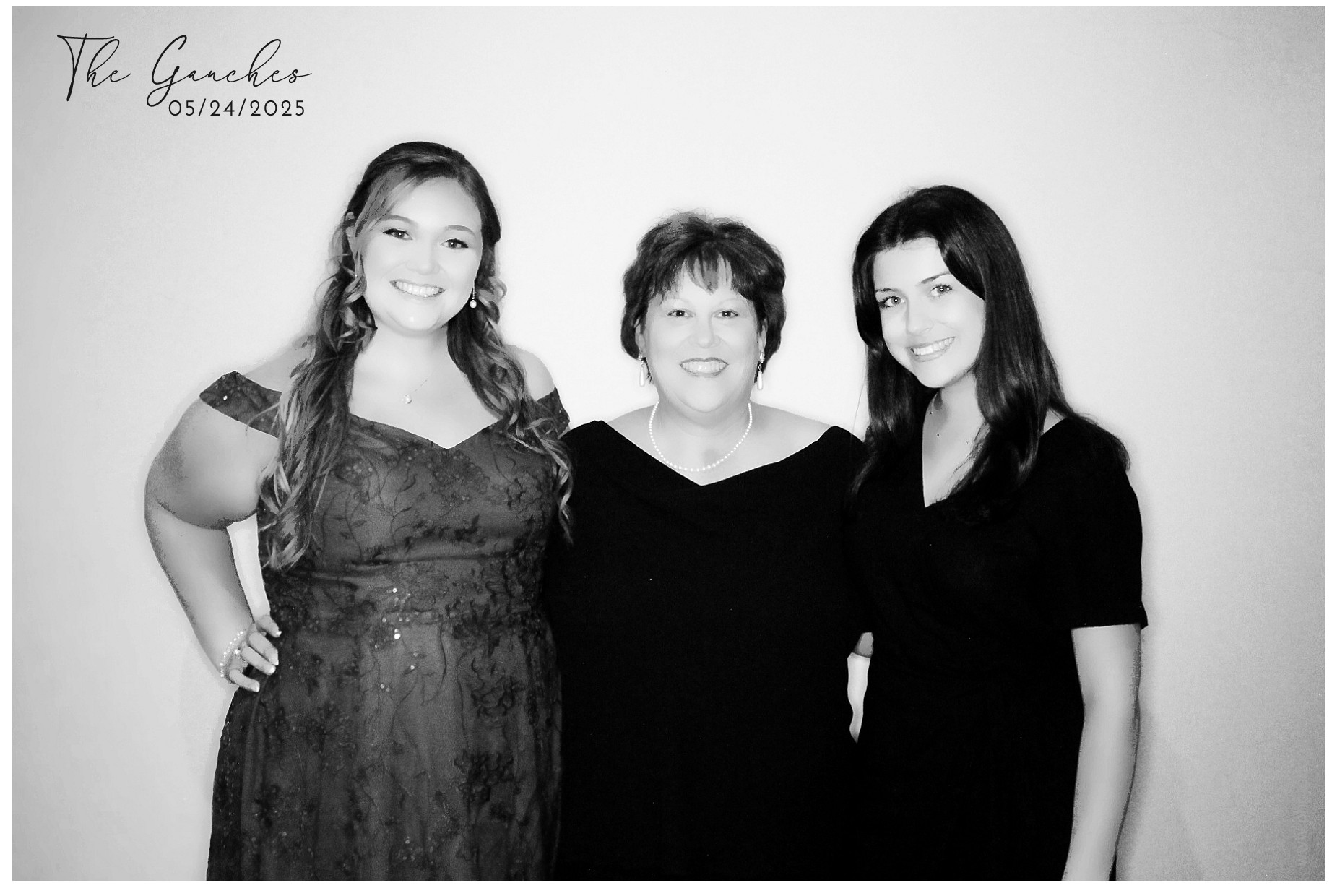 Aya & Brian's Wedding | View more photos from the event at gallery.photoboothcincy.com/u/PhotoBoothCincy/Aya-Brians-Wedding