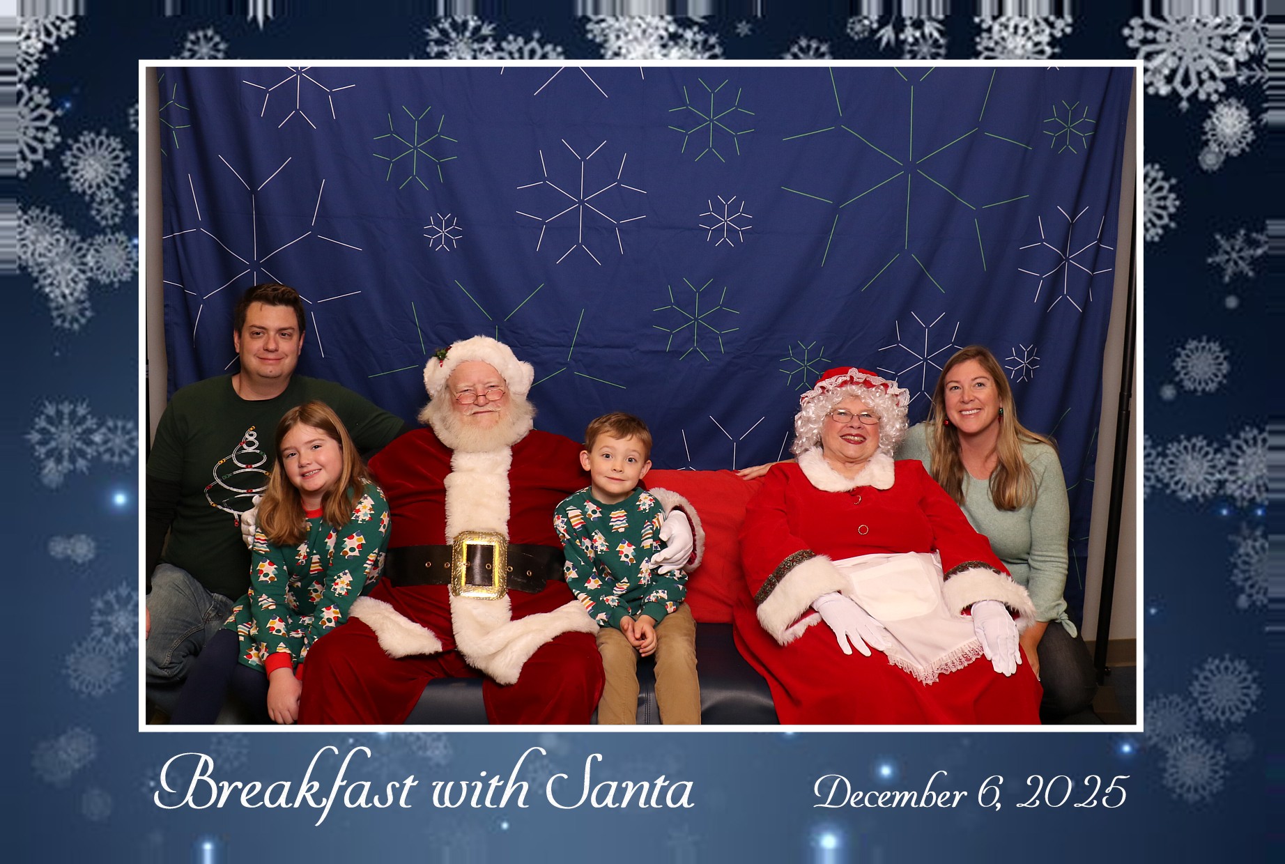 BREAKFAST WITH SANTA | View more photos from the event at gallery.photoboothcincy.com/u/PhotoBoothCincy/BREAKFAST-WITH-SANTA