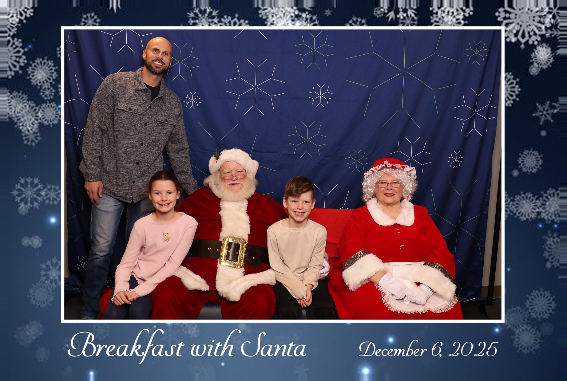 BREAKFAST WITH SANTA | View more photos from the event at gallery.photoboothcincy.com/u/PhotoBoothCincy/BREAKFAST-WITH-SANTA