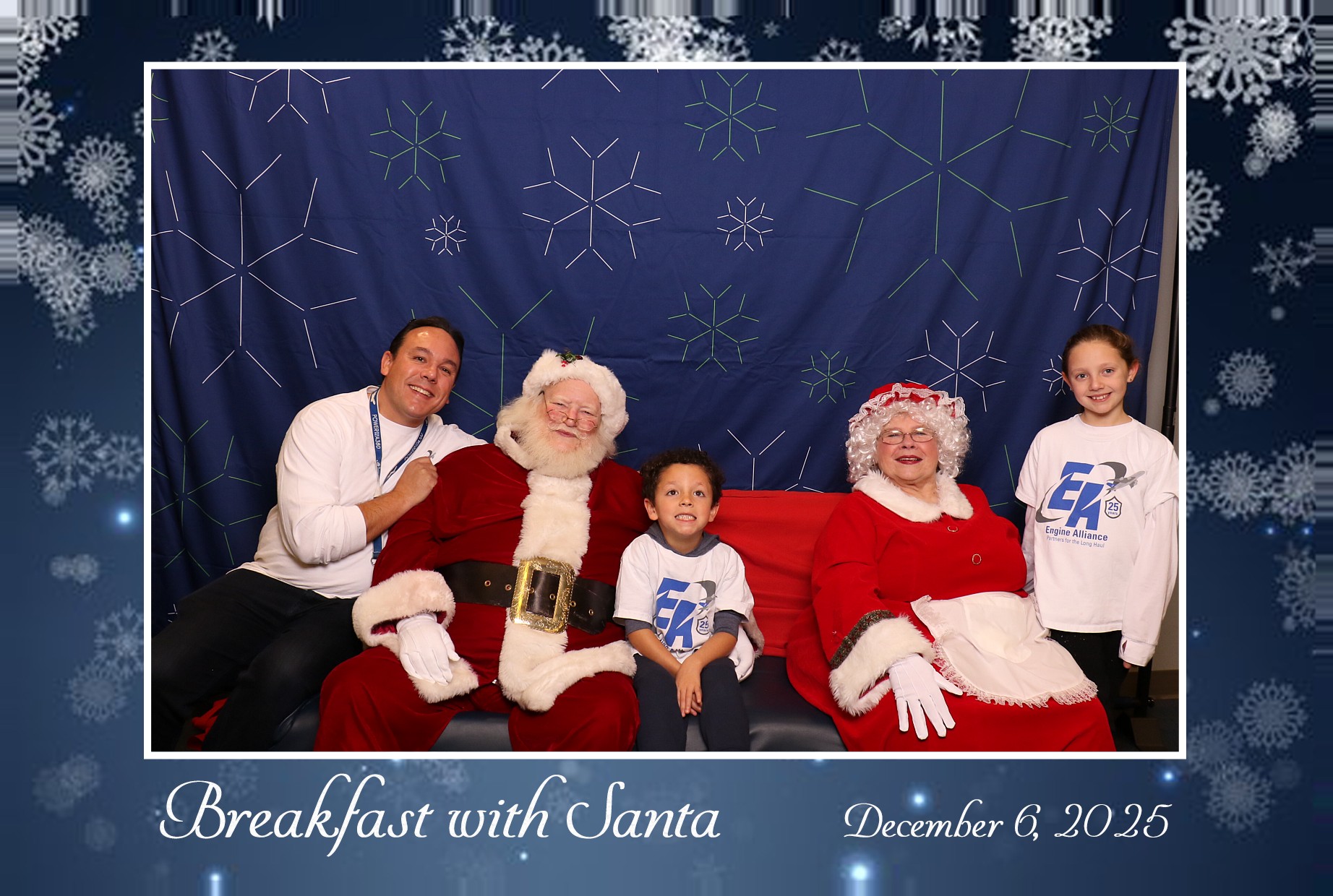 BREAKFAST WITH SANTA | View more photos from the event at gallery.photoboothcincy.com/u/PhotoBoothCincy/BREAKFAST-WITH-SANTA