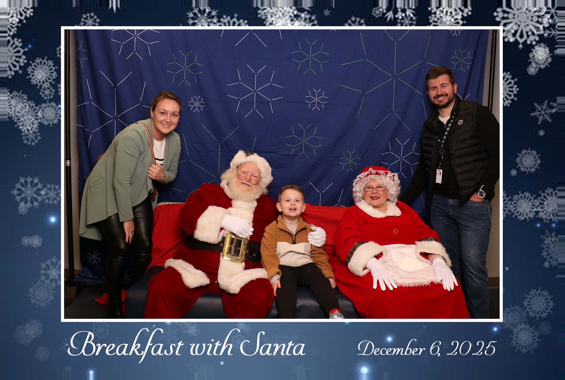 BREAKFAST WITH SANTA | View more photos from the event at gallery.photoboothcincy.com/u/PhotoBoothCincy/BREAKFAST-WITH-SANTA