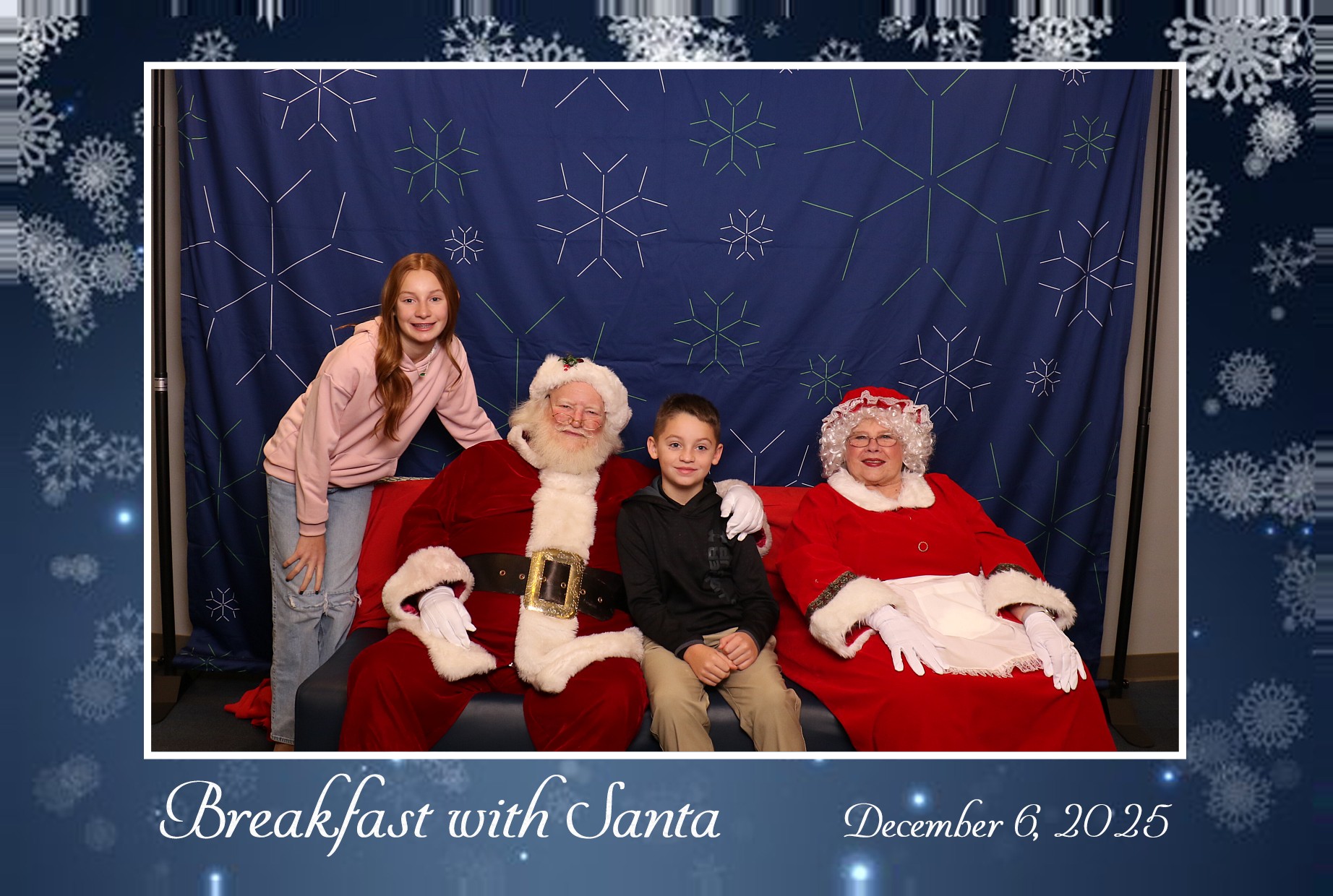 BREAKFAST WITH SANTA | View more photos from the event at gallery.photoboothcincy.com/u/PhotoBoothCincy/BREAKFAST-WITH-SANTA