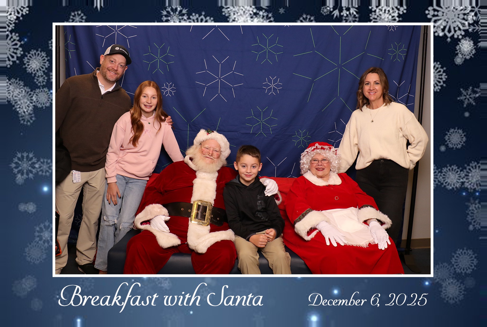 BREAKFAST WITH SANTA | View more photos from the event at gallery.photoboothcincy.com/u/PhotoBoothCincy/BREAKFAST-WITH-SANTA