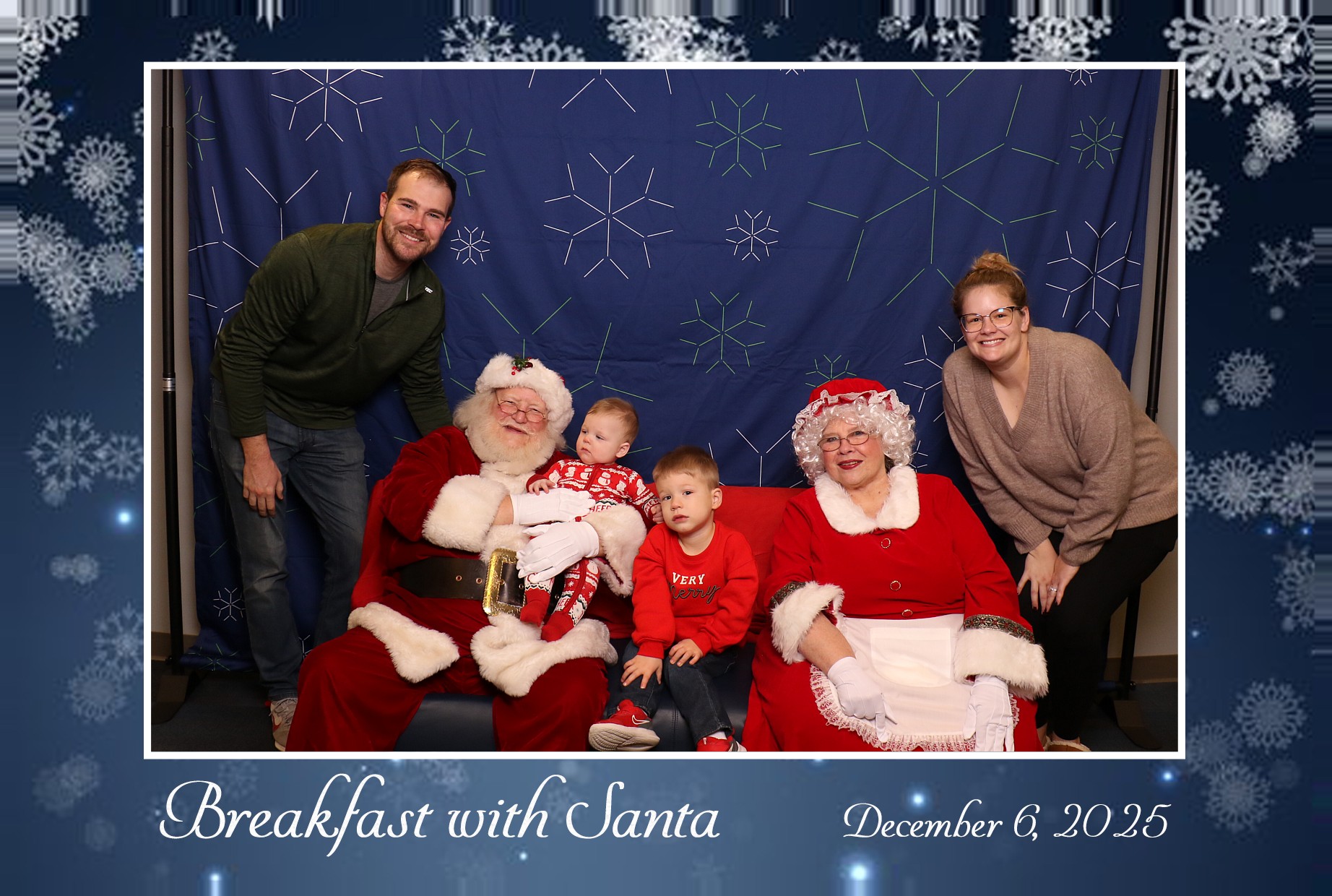 BREAKFAST WITH SANTA | View more photos from the event at gallery.photoboothcincy.com/u/PhotoBoothCincy/BREAKFAST-WITH-SANTA