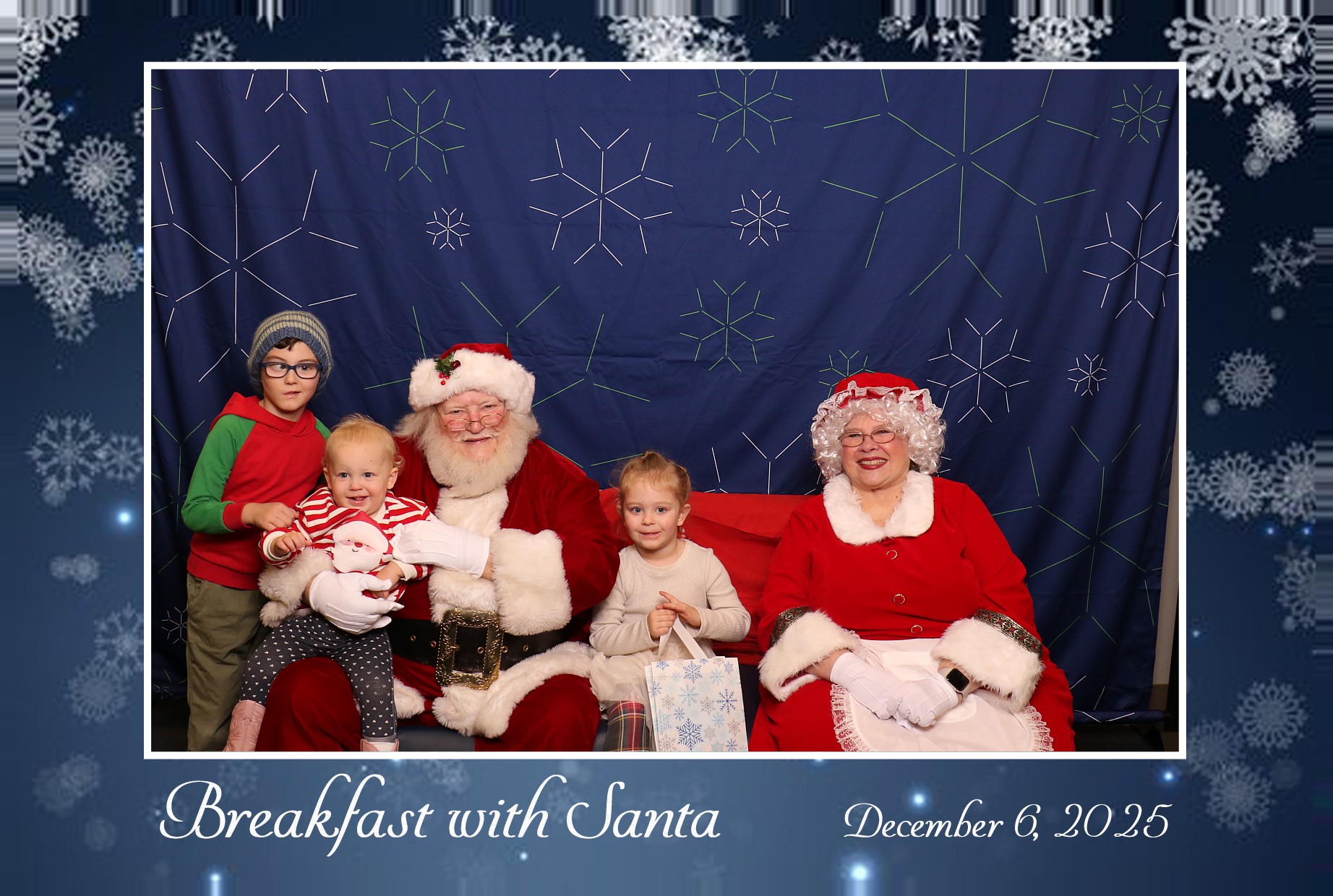 BREAKFAST WITH SANTA | View more photos from the event at gallery.photoboothcincy.com/u/PhotoBoothCincy/BREAKFAST-WITH-SANTA