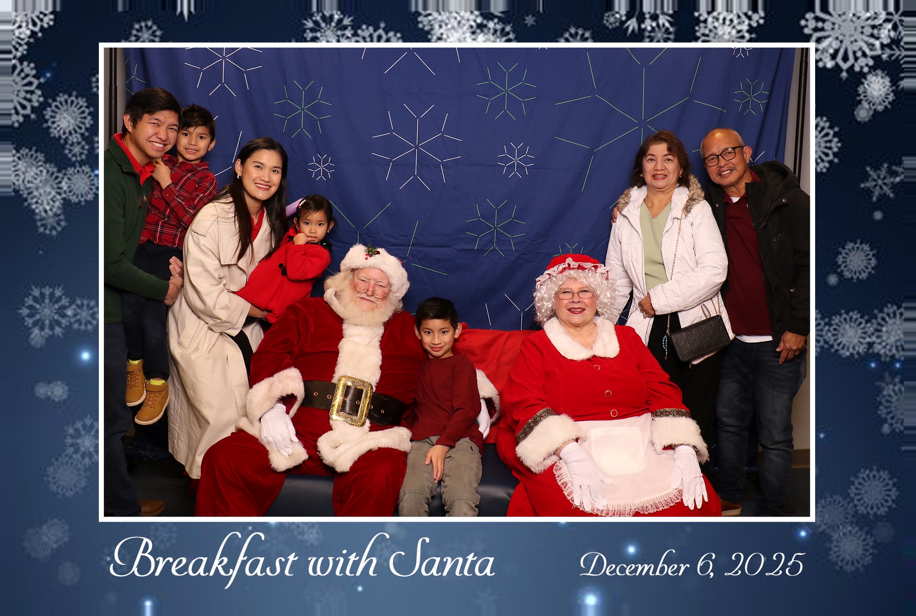 BREAKFAST WITH SANTA | View more photos from the event at gallery.photoboothcincy.com/u/PhotoBoothCincy/BREAKFAST-WITH-SANTA