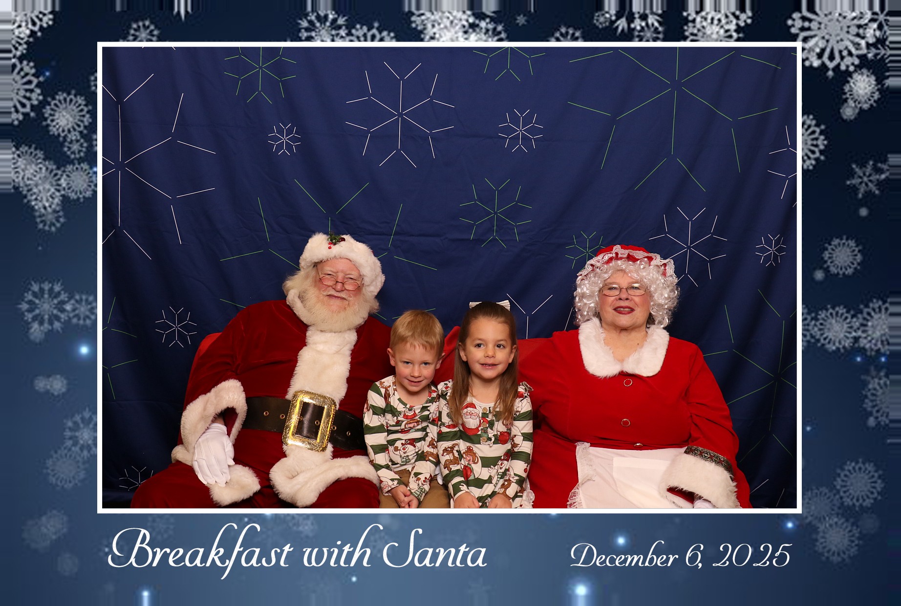 BREAKFAST WITH SANTA | View more photos from the event at gallery.photoboothcincy.com/u/PhotoBoothCincy/BREAKFAST-WITH-SANTA