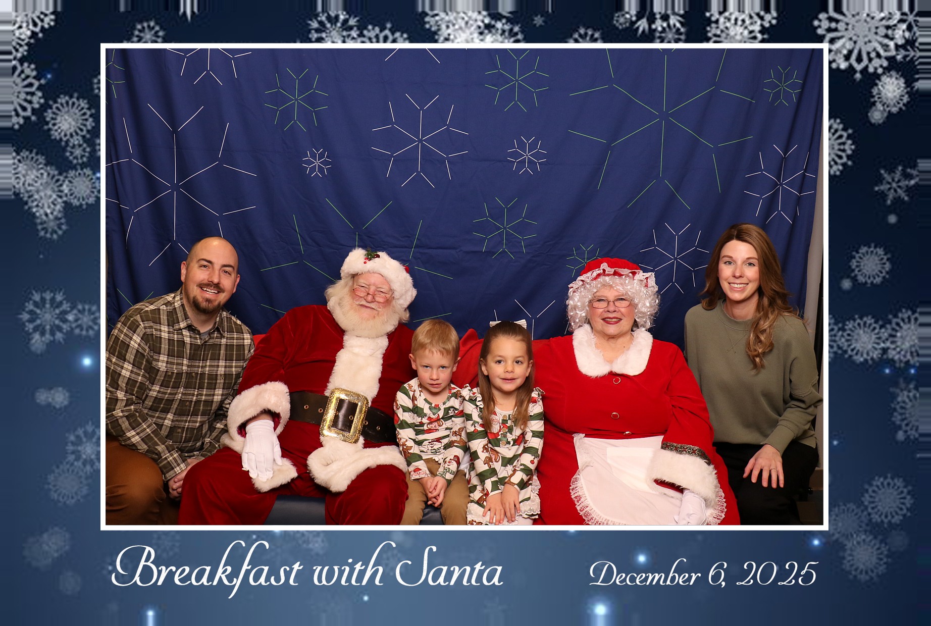 BREAKFAST WITH SANTA | View more photos from the event at gallery.photoboothcincy.com/u/PhotoBoothCincy/BREAKFAST-WITH-SANTA