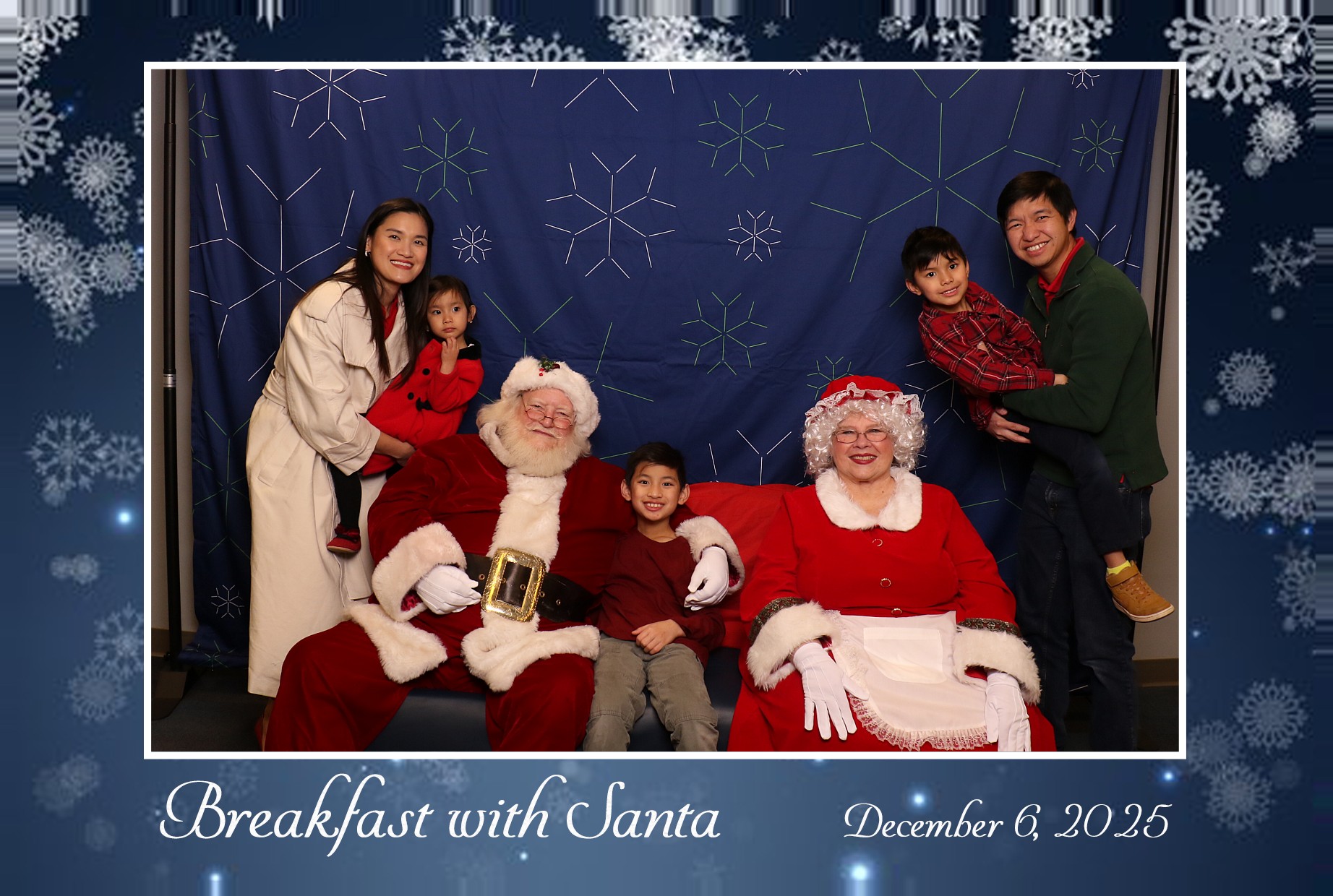BREAKFAST WITH SANTA | View more photos from the event at gallery.photoboothcincy.com/u/PhotoBoothCincy/BREAKFAST-WITH-SANTA