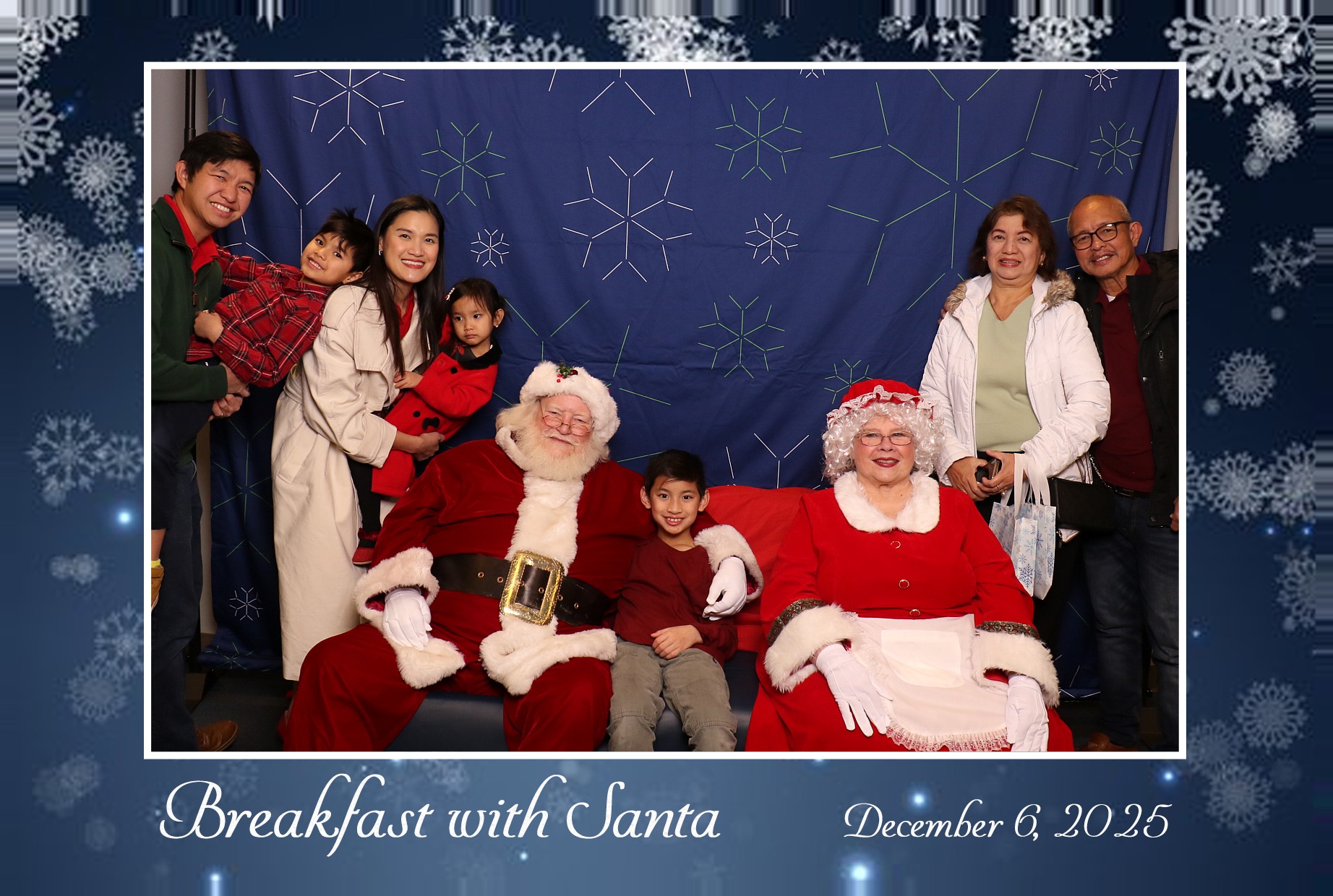 BREAKFAST WITH SANTA | View more photos from the event at gallery.photoboothcincy.com/u/PhotoBoothCincy/BREAKFAST-WITH-SANTA
