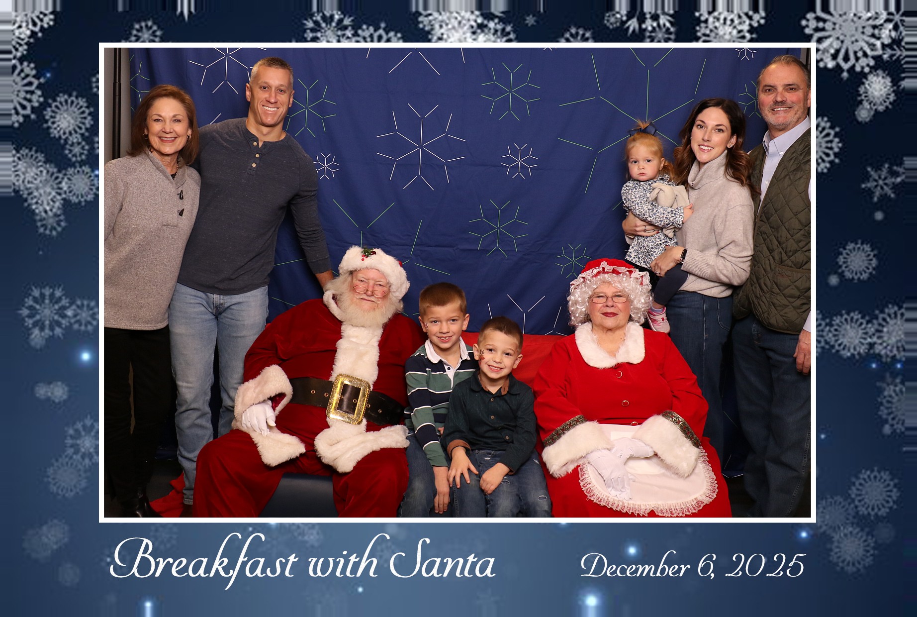 BREAKFAST WITH SANTA | View more photos from the event at gallery.photoboothcincy.com/u/PhotoBoothCincy/BREAKFAST-WITH-SANTA