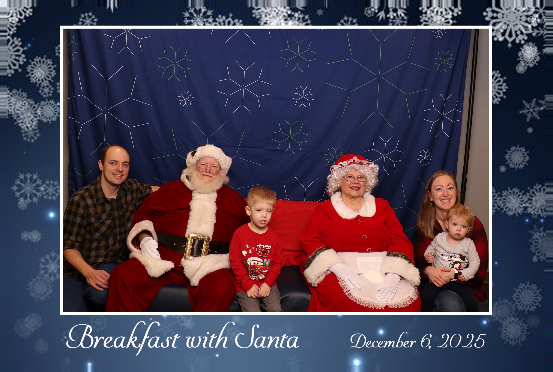 BREAKFAST WITH SANTA | View more photos from the event at gallery.photoboothcincy.com/u/PhotoBoothCincy/BREAKFAST-WITH-SANTA