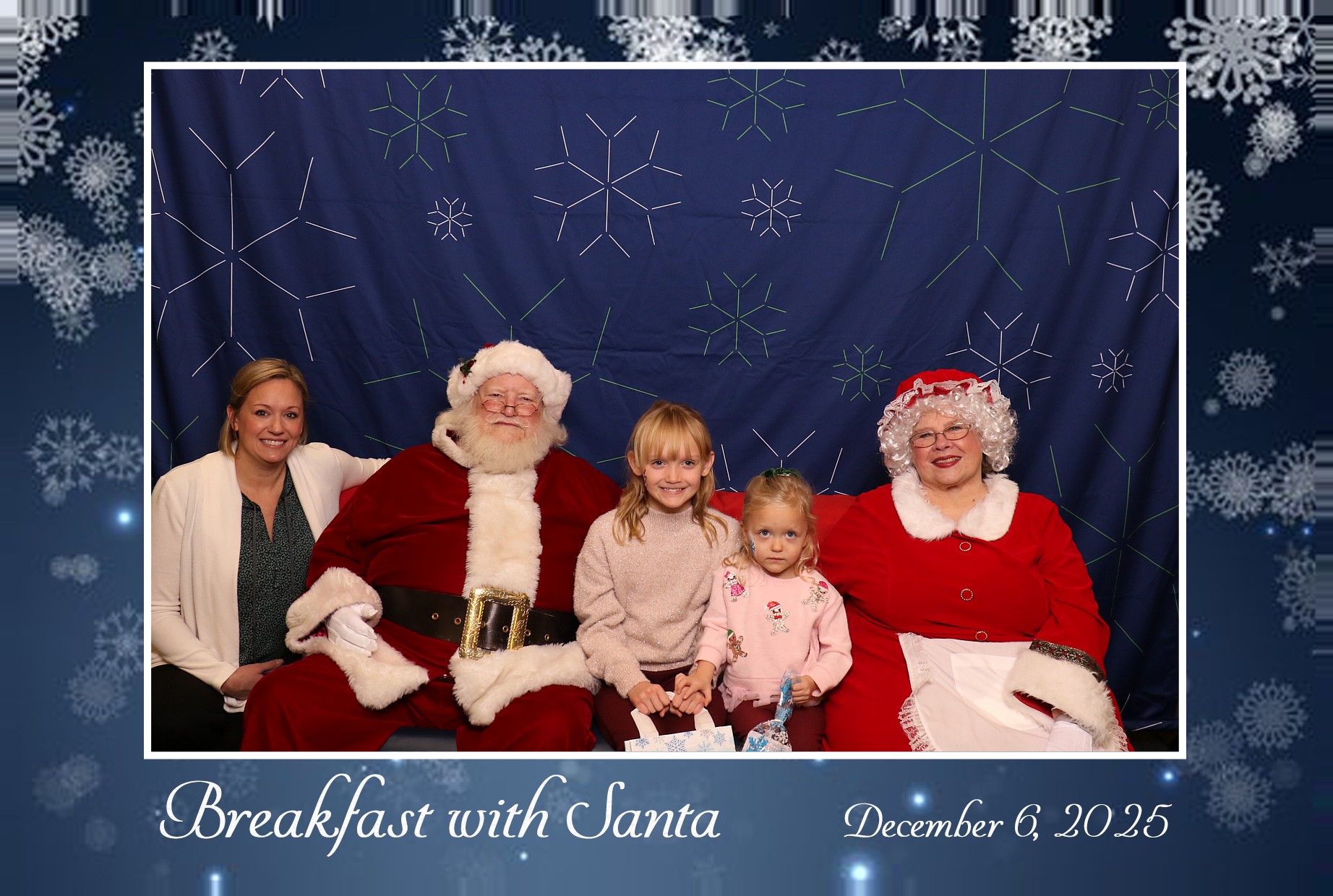 BREAKFAST WITH SANTA | View more photos from the event at gallery.photoboothcincy.com/u/PhotoBoothCincy/BREAKFAST-WITH-SANTA