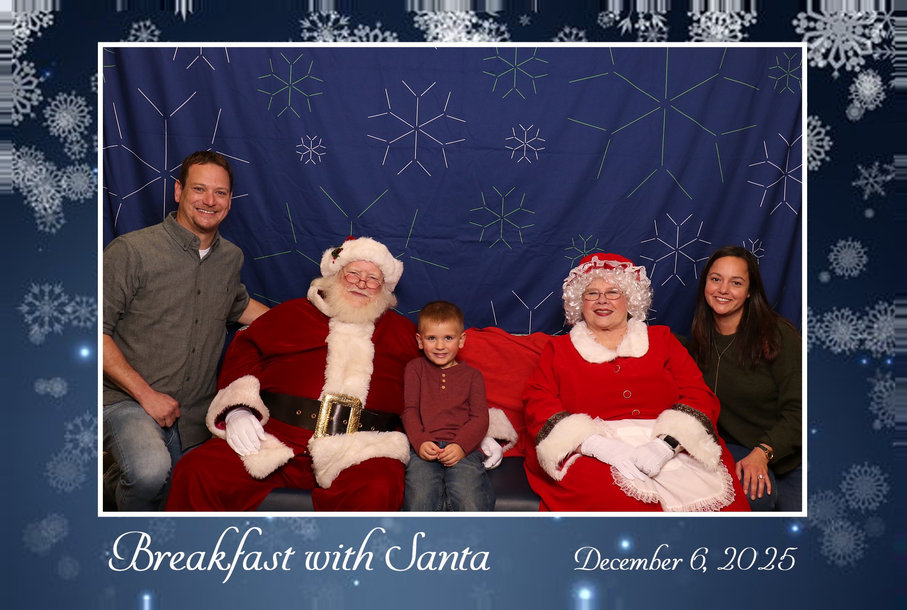 BREAKFAST WITH SANTA | View more photos from the event at gallery.photoboothcincy.com/u/PhotoBoothCincy/BREAKFAST-WITH-SANTA