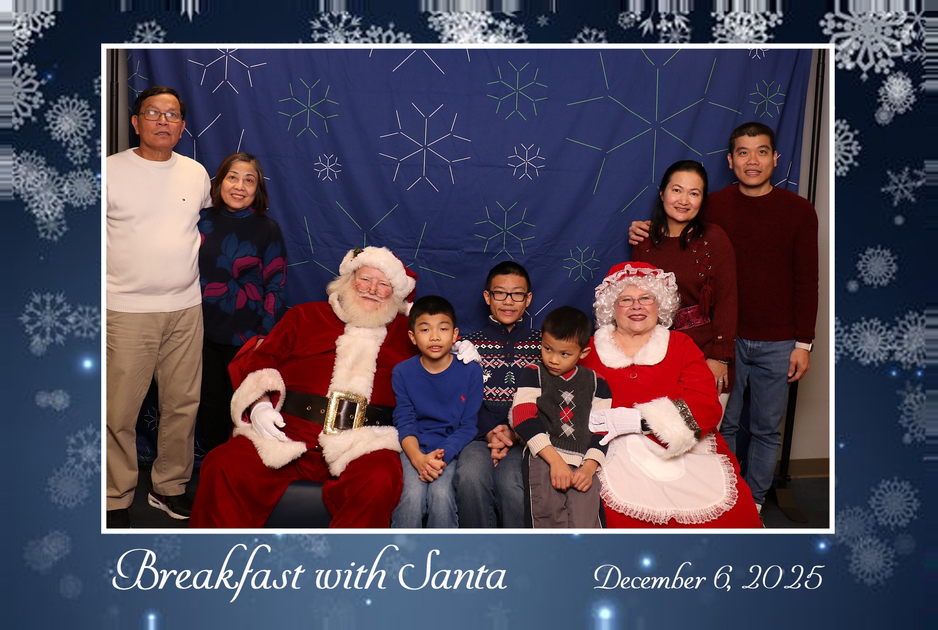 BREAKFAST WITH SANTA | View more photos from the event at gallery.photoboothcincy.com/u/PhotoBoothCincy/BREAKFAST-WITH-SANTA