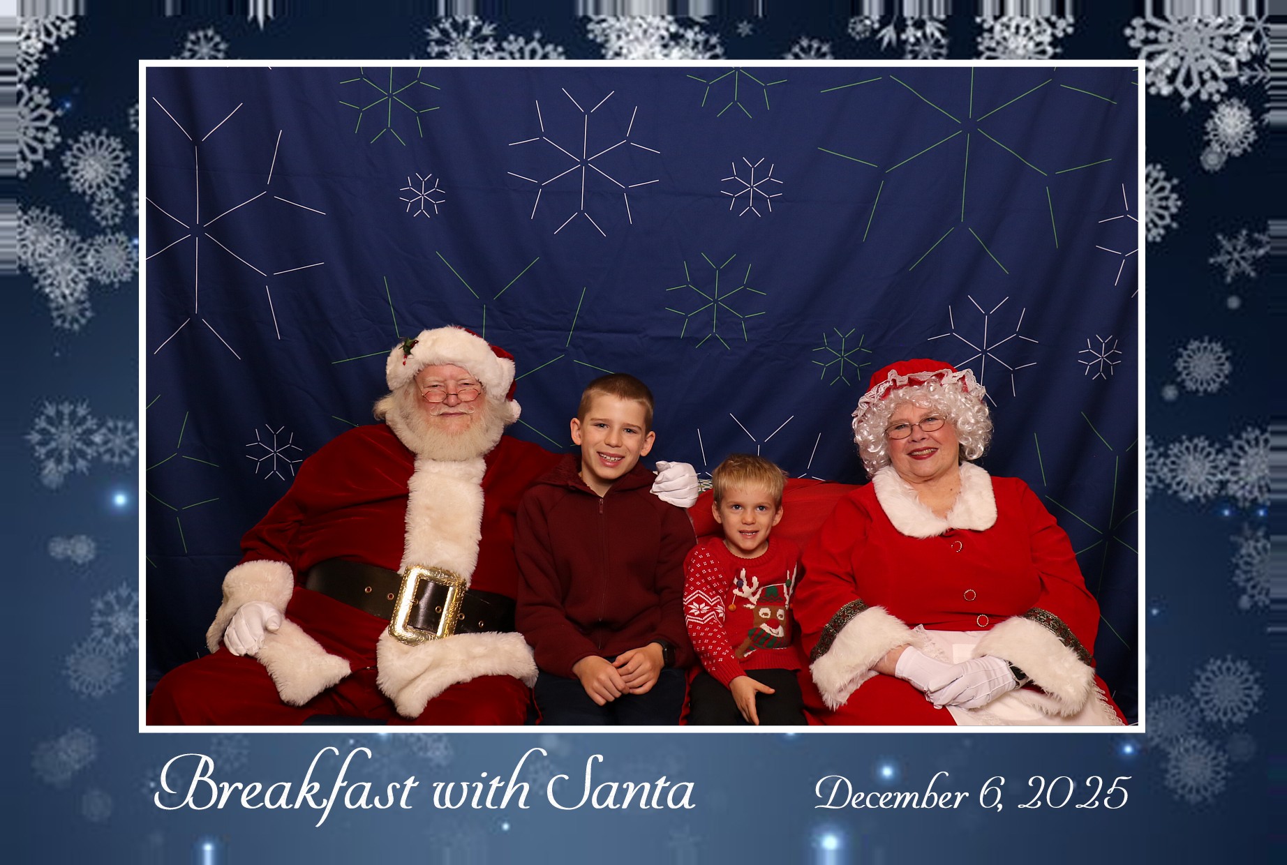 BREAKFAST WITH SANTA | View more photos from the event at gallery.photoboothcincy.com/u/PhotoBoothCincy/BREAKFAST-WITH-SANTA