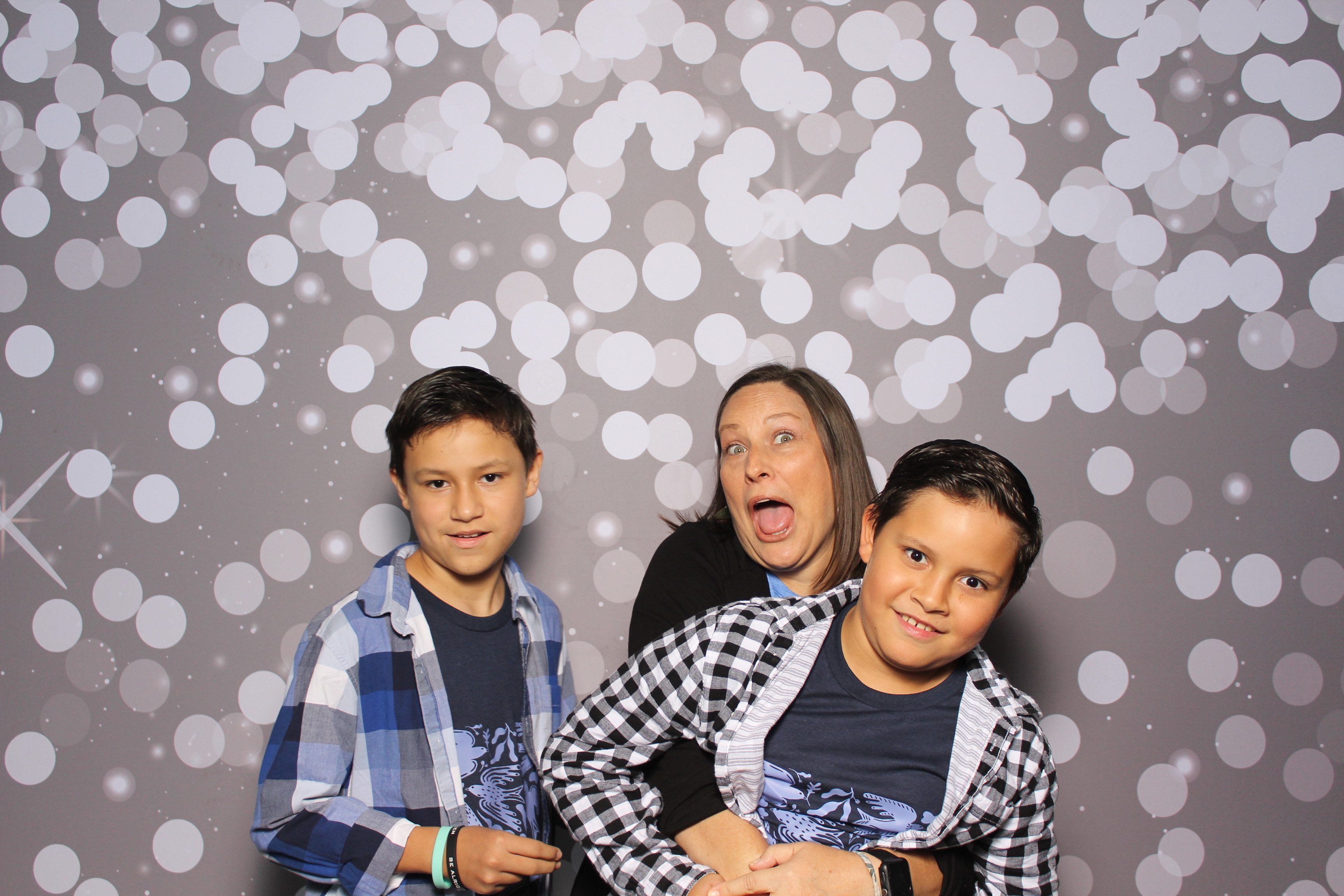 Back2Back Foundation 2025 | View more photos from the event at gallery.photoboothcincy.com/u/PhotoBoothCincy/Back2Back-Foundation-2025