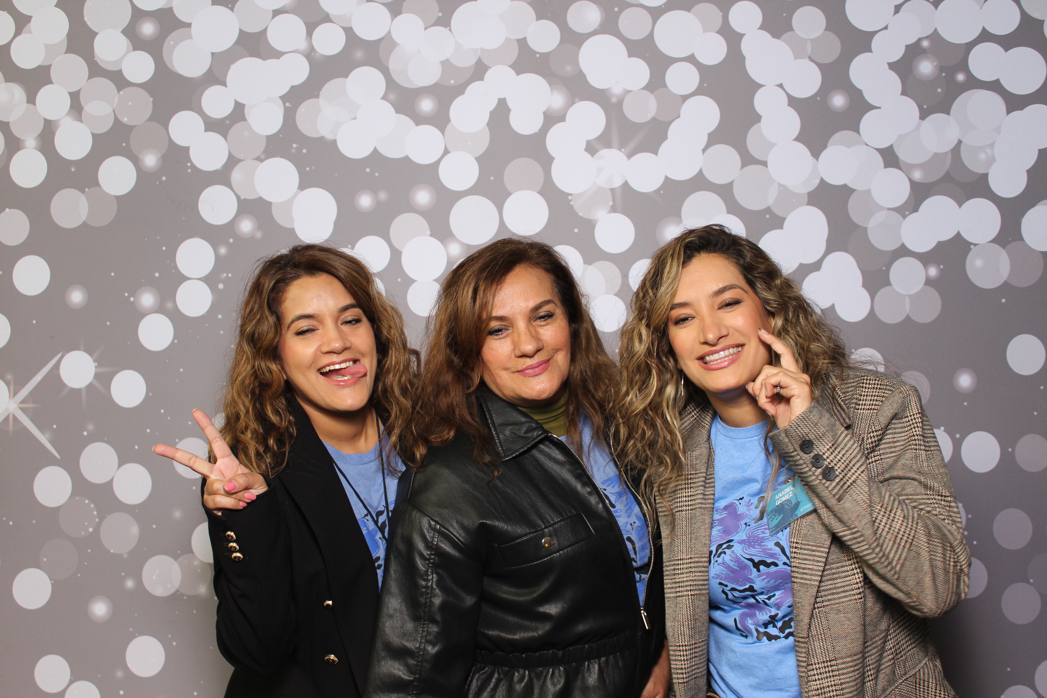 Back2Back Foundation 2025 | View more photos from the event at gallery.photoboothcincy.com/u/PhotoBoothCincy/Back2Back-Foundation-2025