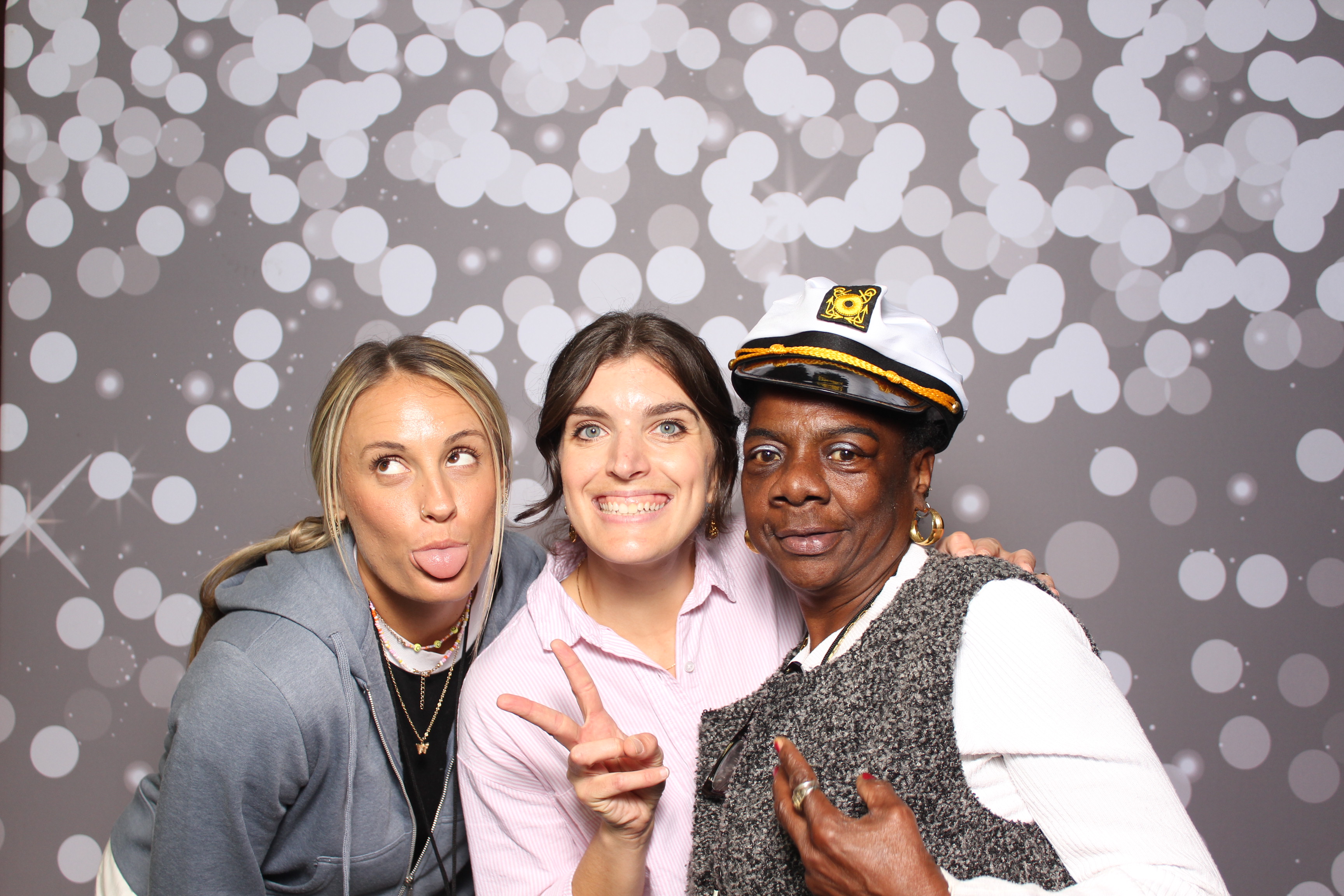 Back2Back Foundation 2025 | View more photos from the event at gallery.photoboothcincy.com/u/PhotoBoothCincy/Back2Back-Foundation-2025