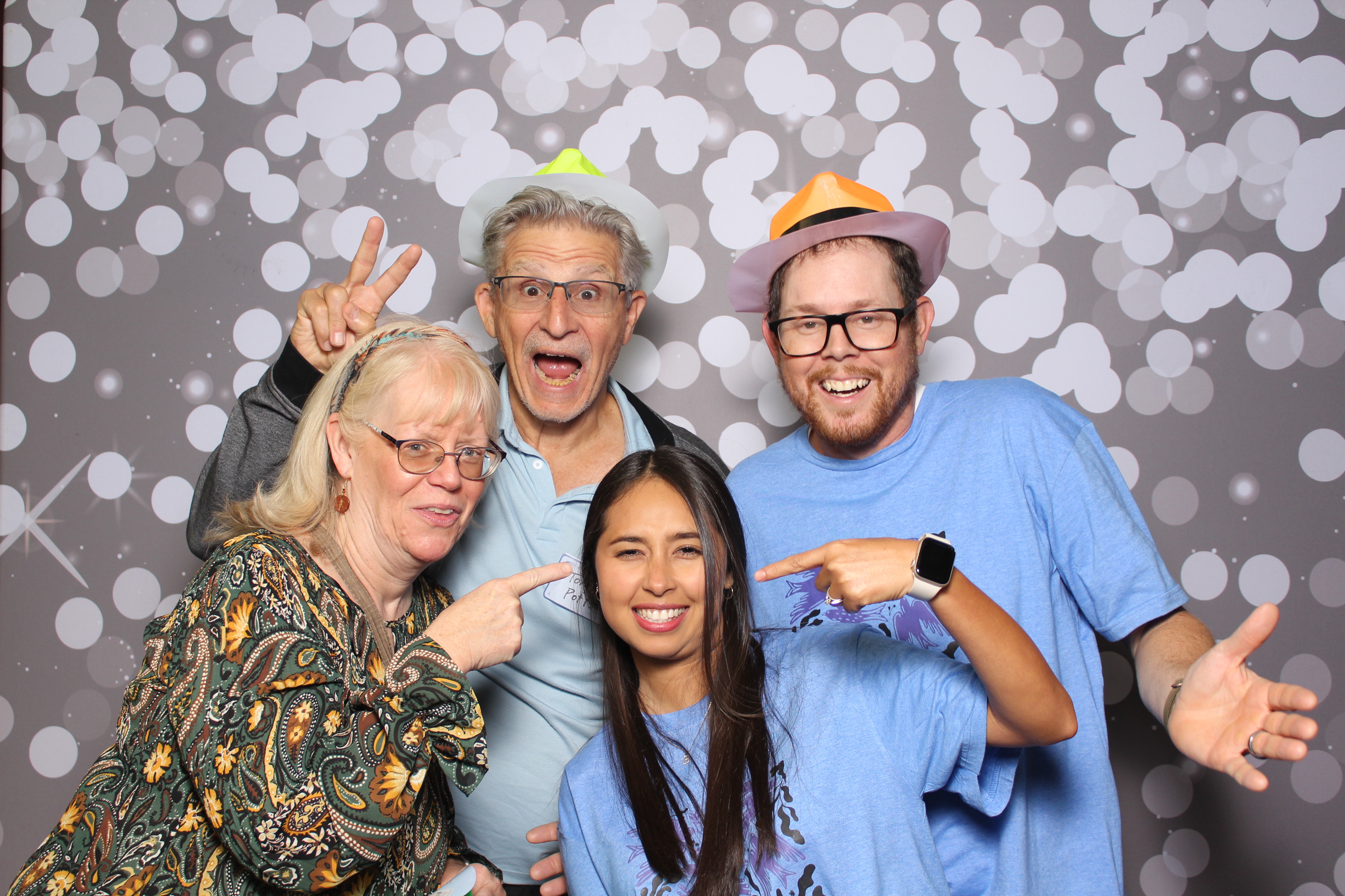 Back2Back Foundation 2025 | View more photos from the event at gallery.photoboothcincy.com/u/PhotoBoothCincy/Back2Back-Foundation-2025