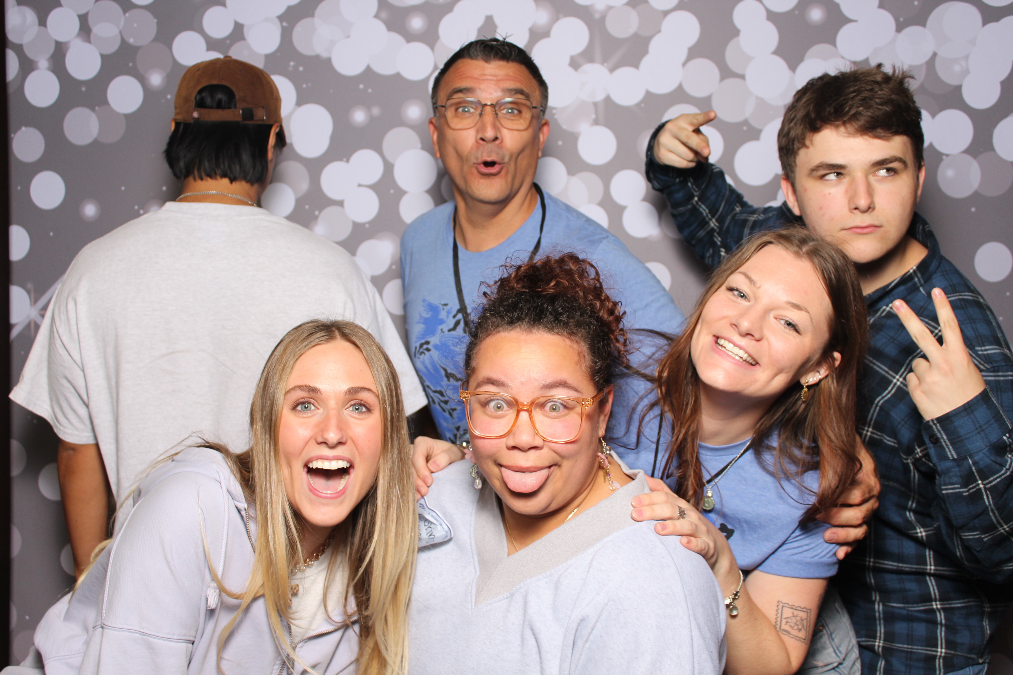 Back2Back Foundation 2025 | View more photos from the event at gallery.photoboothcincy.com/u/PhotoBoothCincy/Back2Back-Foundation-2025