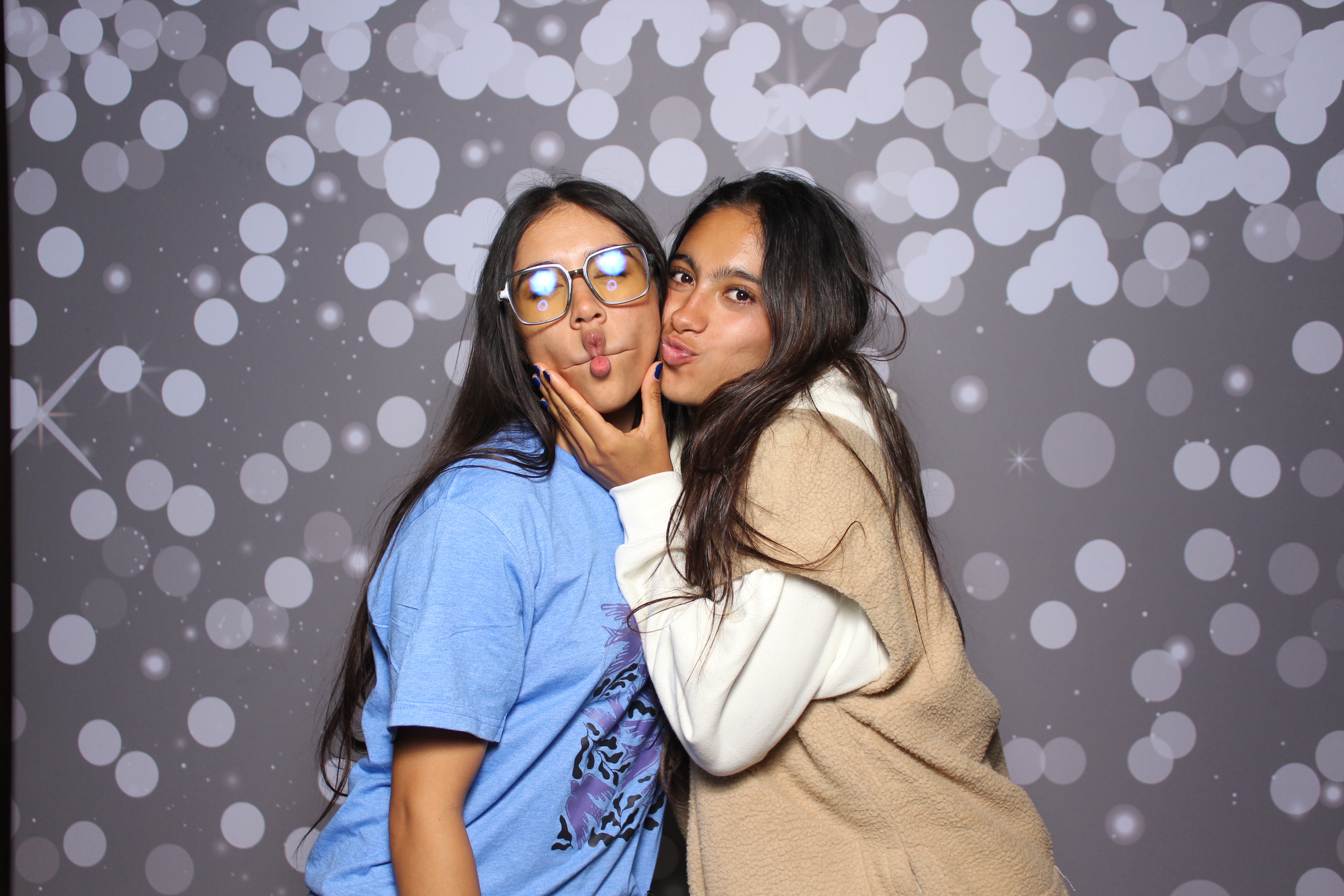 Back2Back Foundation 2025 | View more photos from the event at gallery.photoboothcincy.com/u/PhotoBoothCincy/Back2Back-Foundation-2025