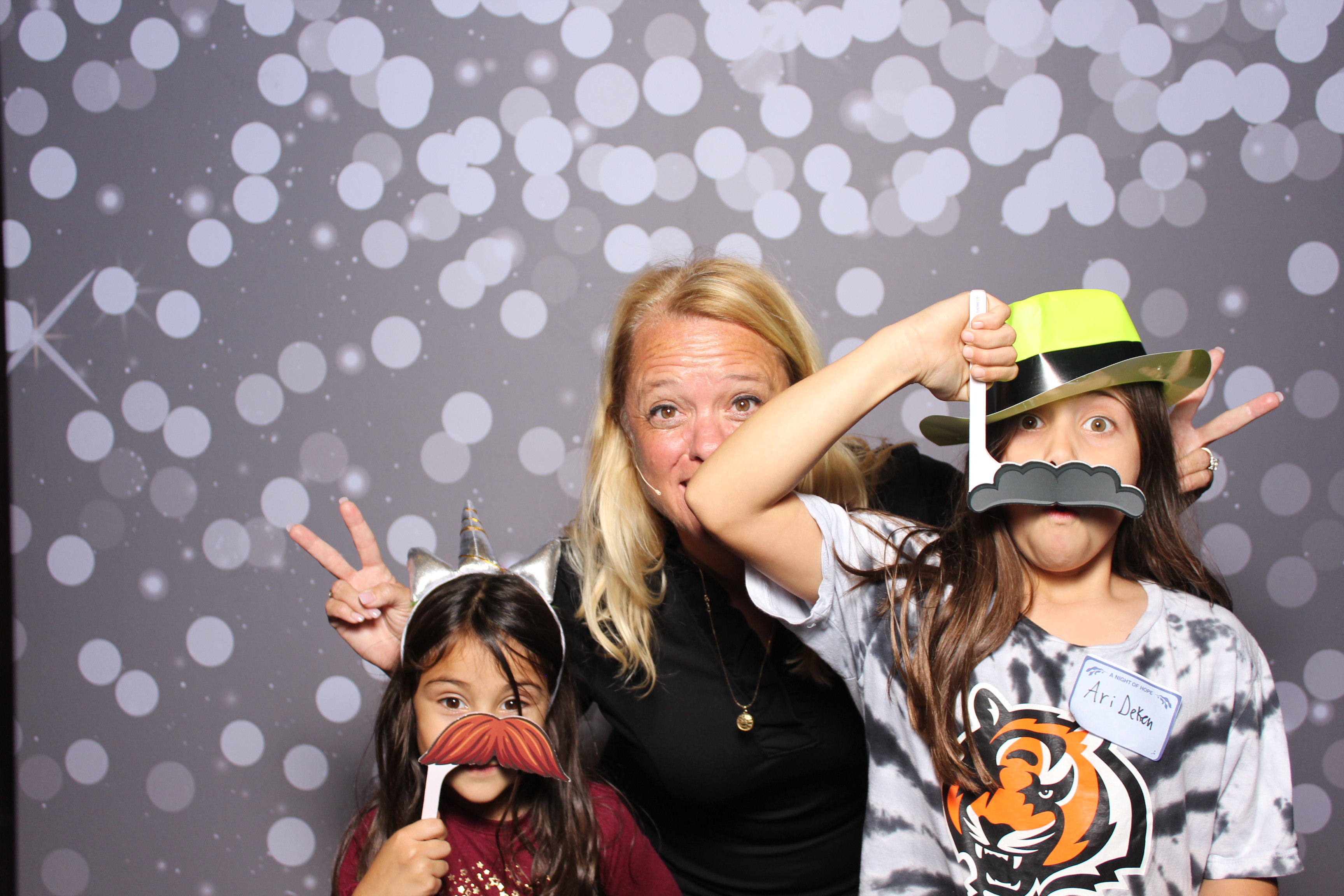 Back2Back Foundation 2025 | View more photos from the event at gallery.photoboothcincy.com/u/PhotoBoothCincy/Back2Back-Foundation-2025