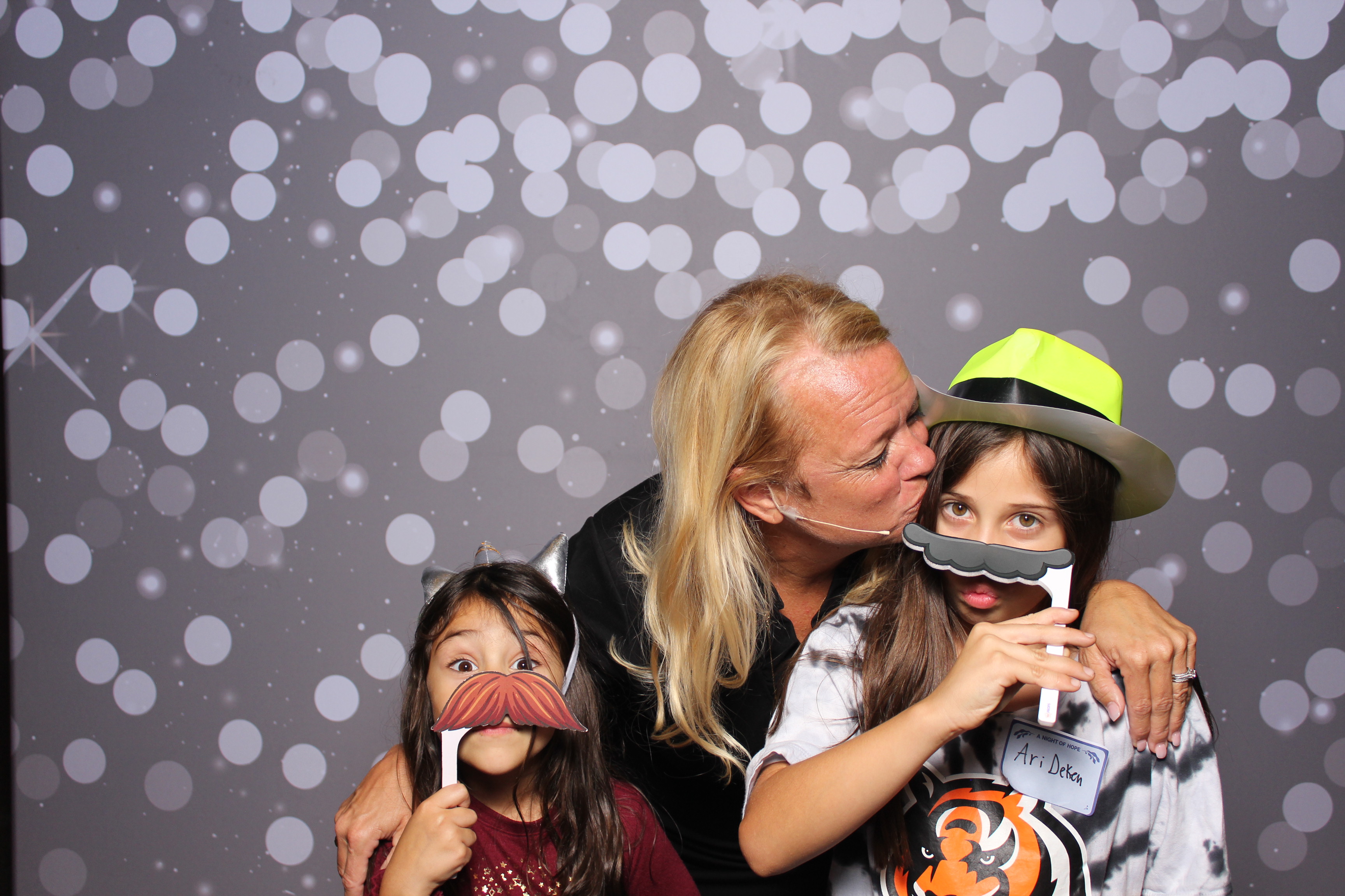 Back2Back Foundation 2025 | View more photos from the event at gallery.photoboothcincy.com/u/PhotoBoothCincy/Back2Back-Foundation-2025