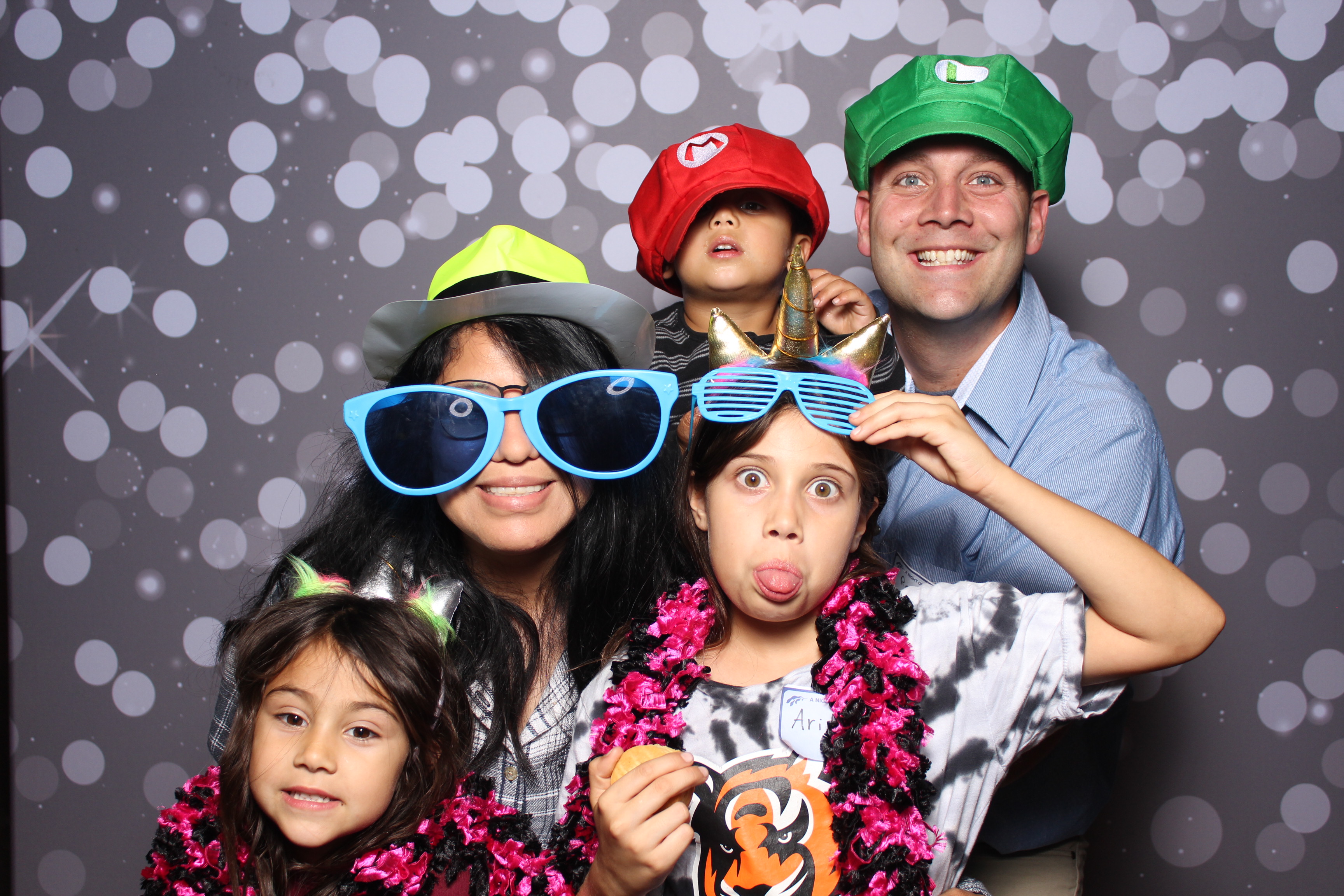 Back2Back Foundation 2025 | View more photos from the event at gallery.photoboothcincy.com/u/PhotoBoothCincy/Back2Back-Foundation-2025