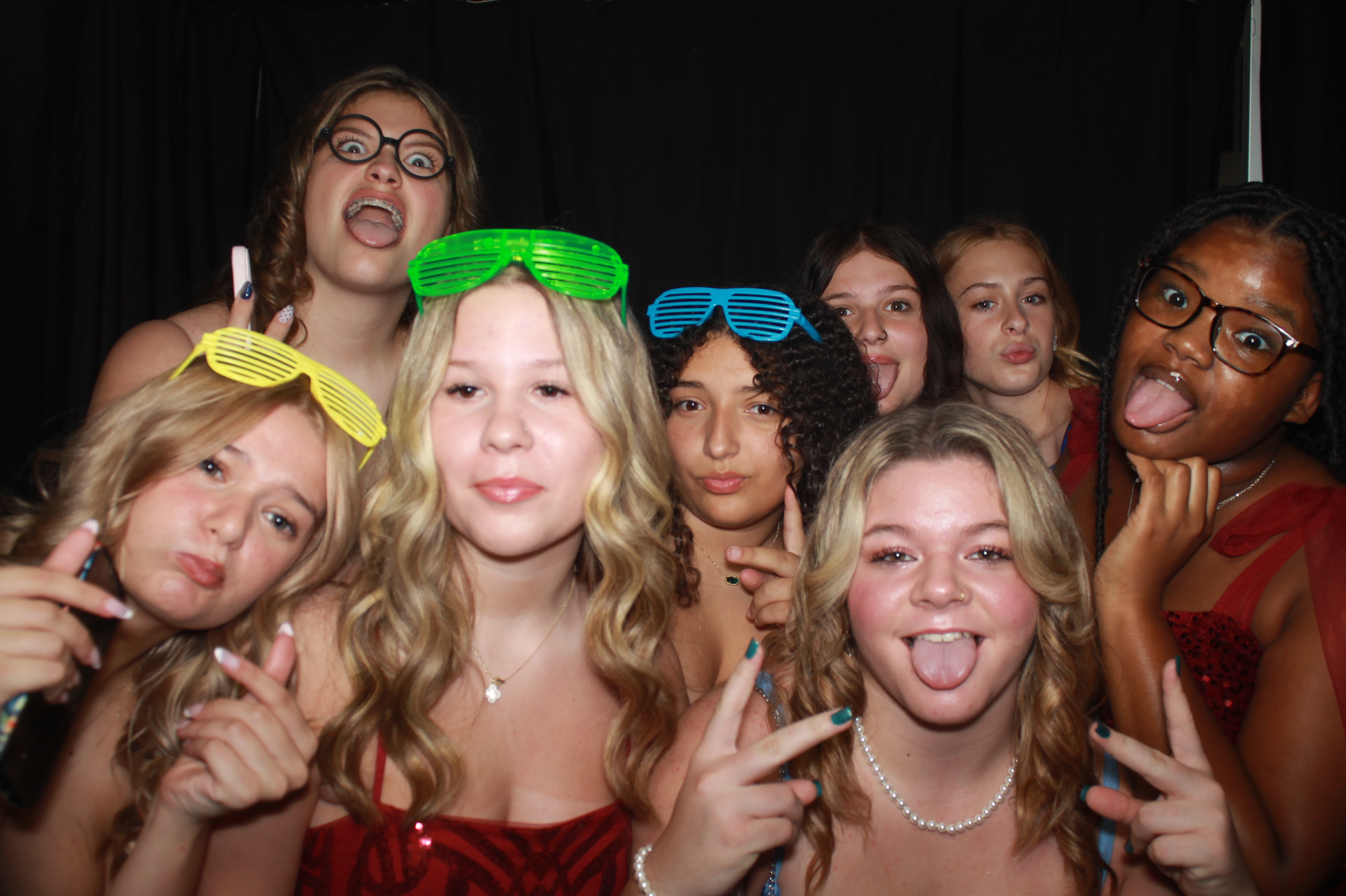 Batavia Prom 2025 | View more photos from the event at gallery.photoboothcincy.com/u/PhotoBoothCincy/Batavia-Prom-2025