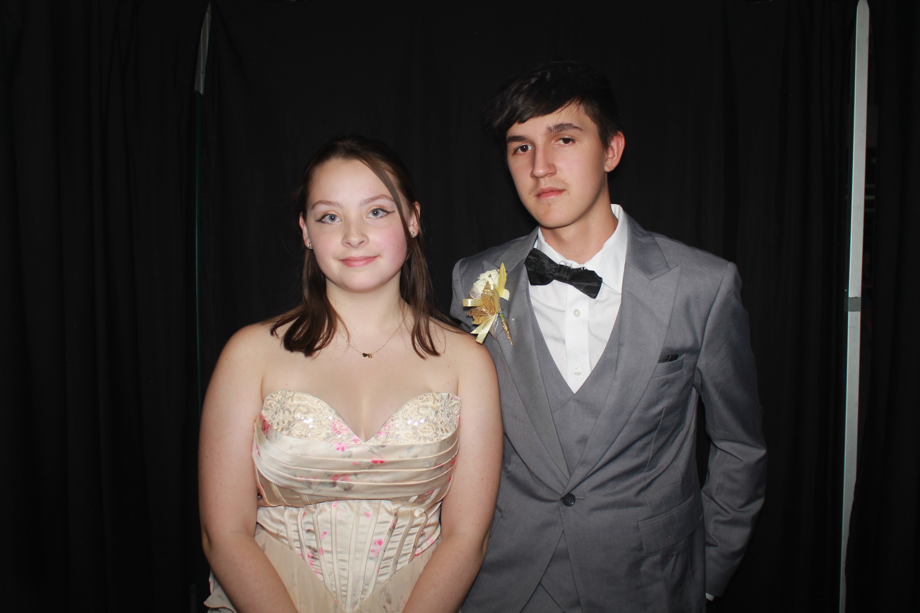 Batavia Prom 2025 | View more photos from the event at gallery.photoboothcincy.com/u/PhotoBoothCincy/Batavia-Prom-2025