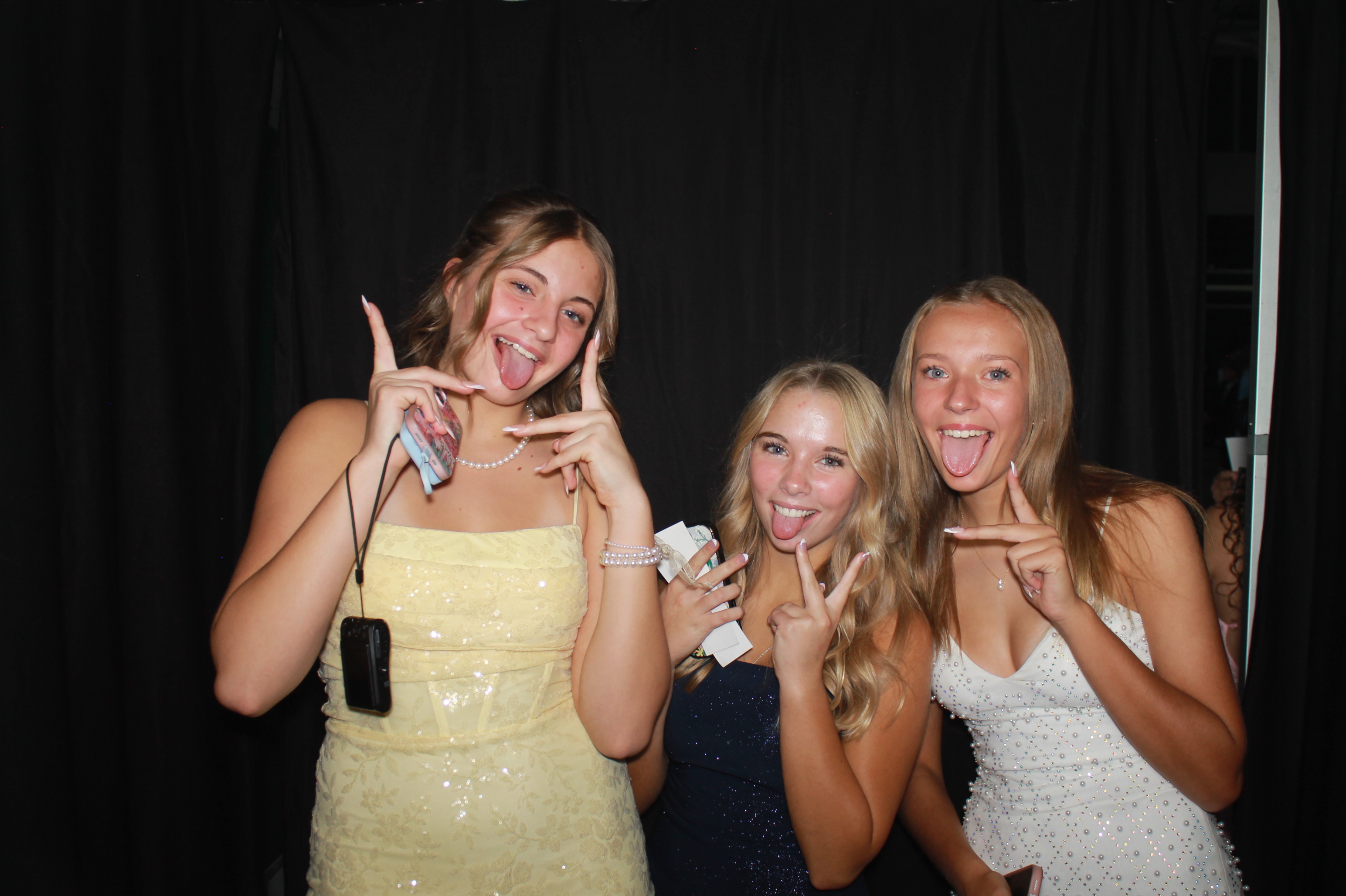 Batavia Prom 2025 | View more photos from the event at gallery.photoboothcincy.com/u/PhotoBoothCincy/Batavia-Prom-2025