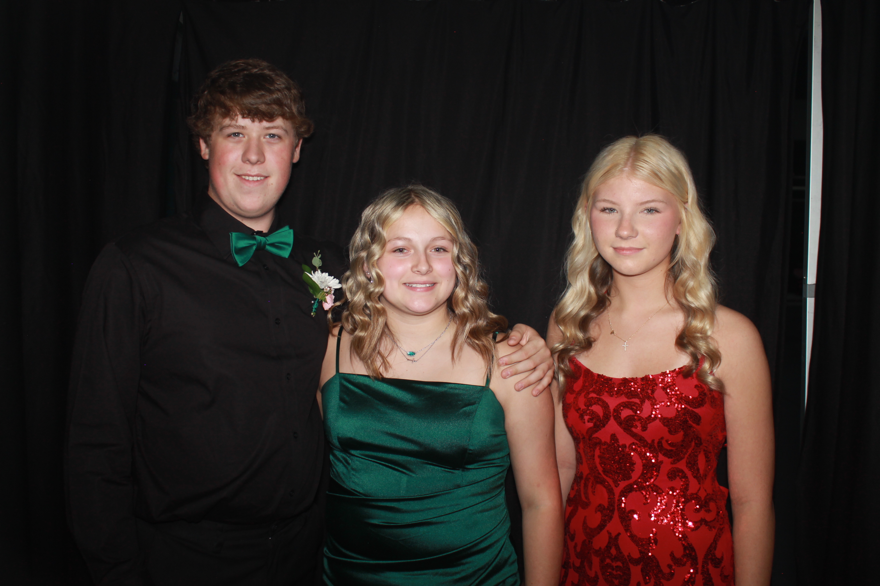 Batavia Prom 2025 | View more photos from the event at gallery.photoboothcincy.com/u/PhotoBoothCincy/Batavia-Prom-2025