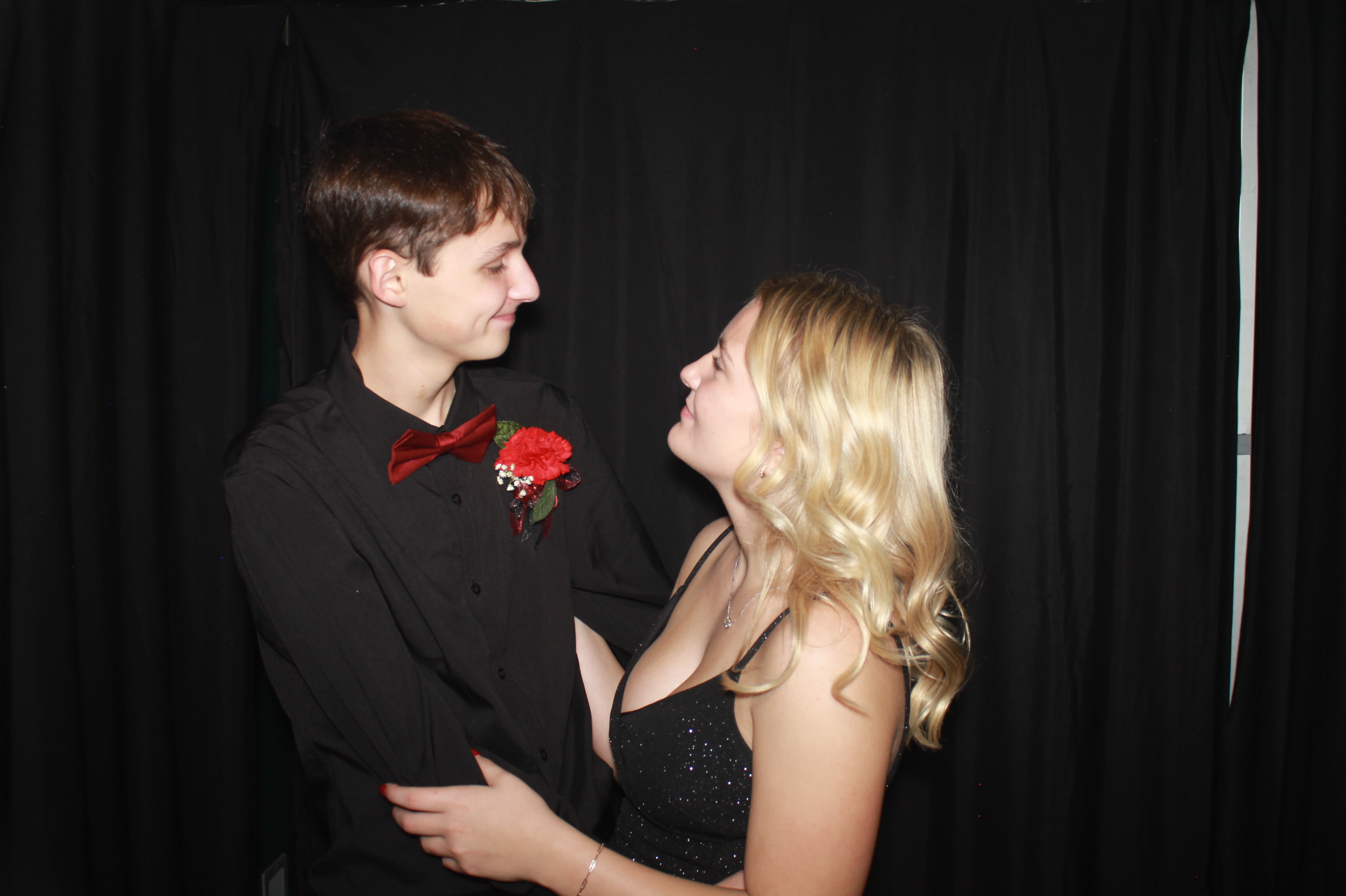 Batavia Prom 2025 | View more photos from the event at gallery.photoboothcincy.com/u/PhotoBoothCincy/Batavia-Prom-2025