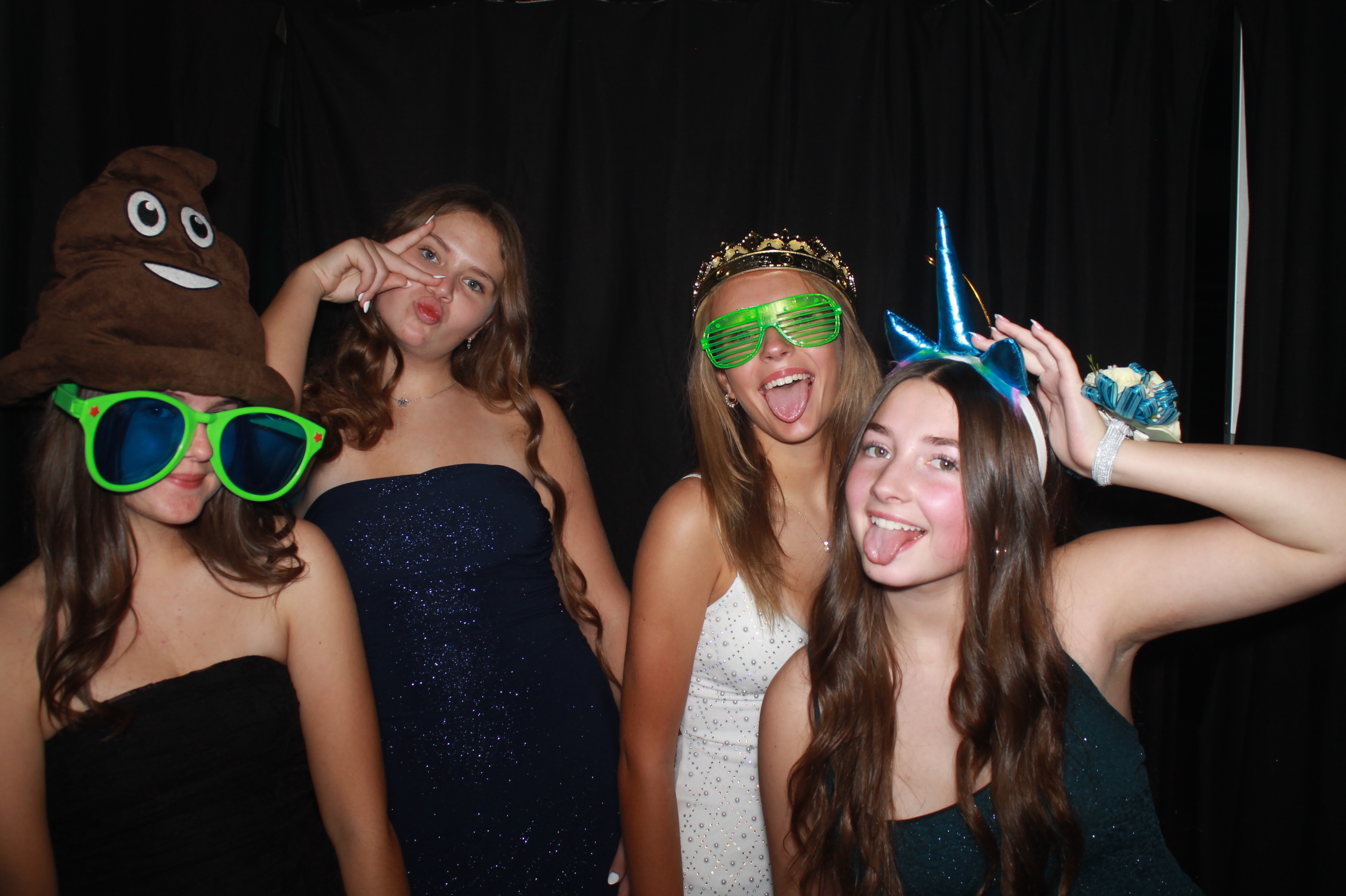 Batavia Prom 2025 | View more photos from the event at gallery.photoboothcincy.com/u/PhotoBoothCincy/Batavia-Prom-2025