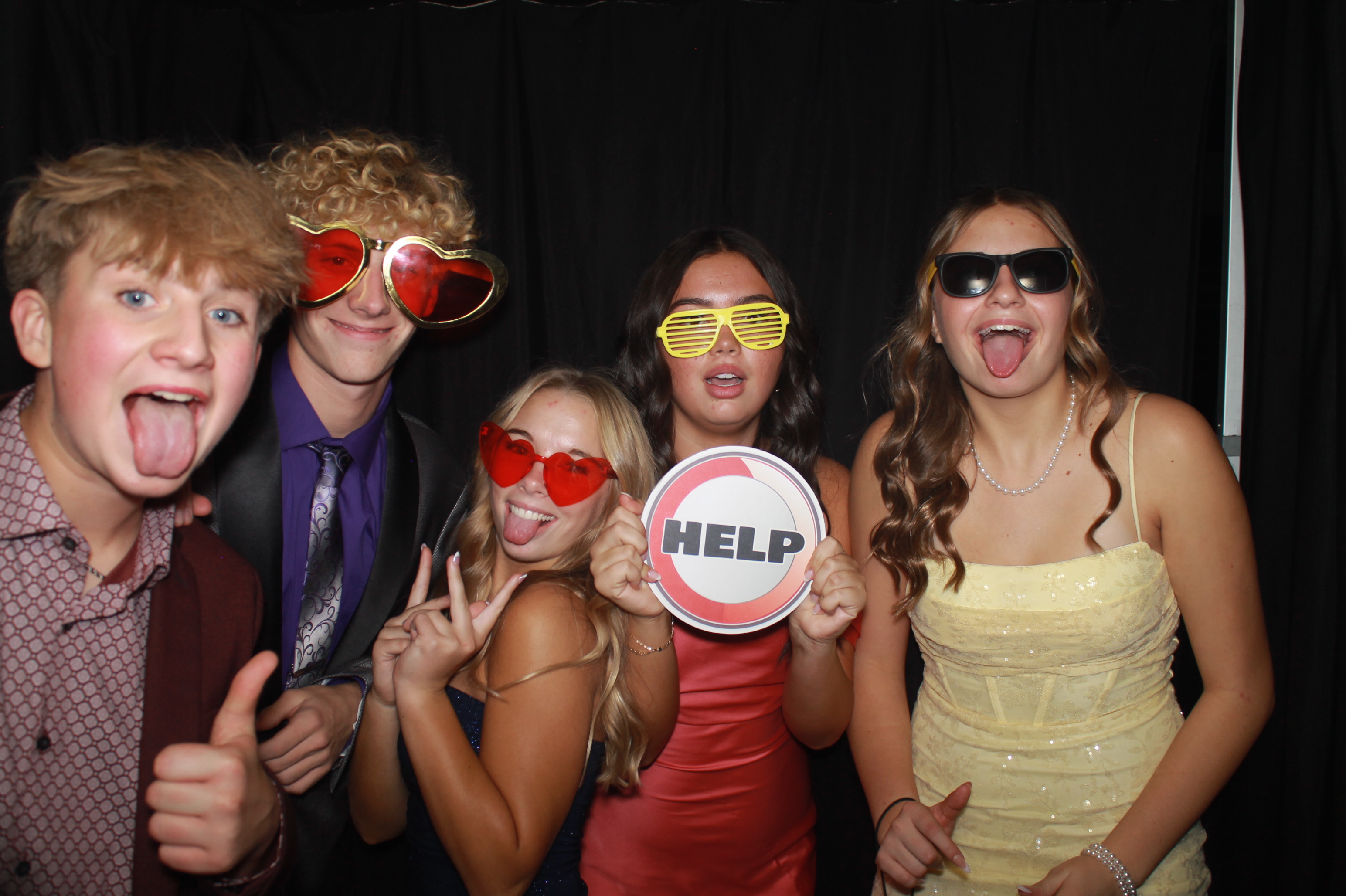 Batavia Prom 2025 | View more photos from the event at gallery.photoboothcincy.com/u/PhotoBoothCincy/Batavia-Prom-2025