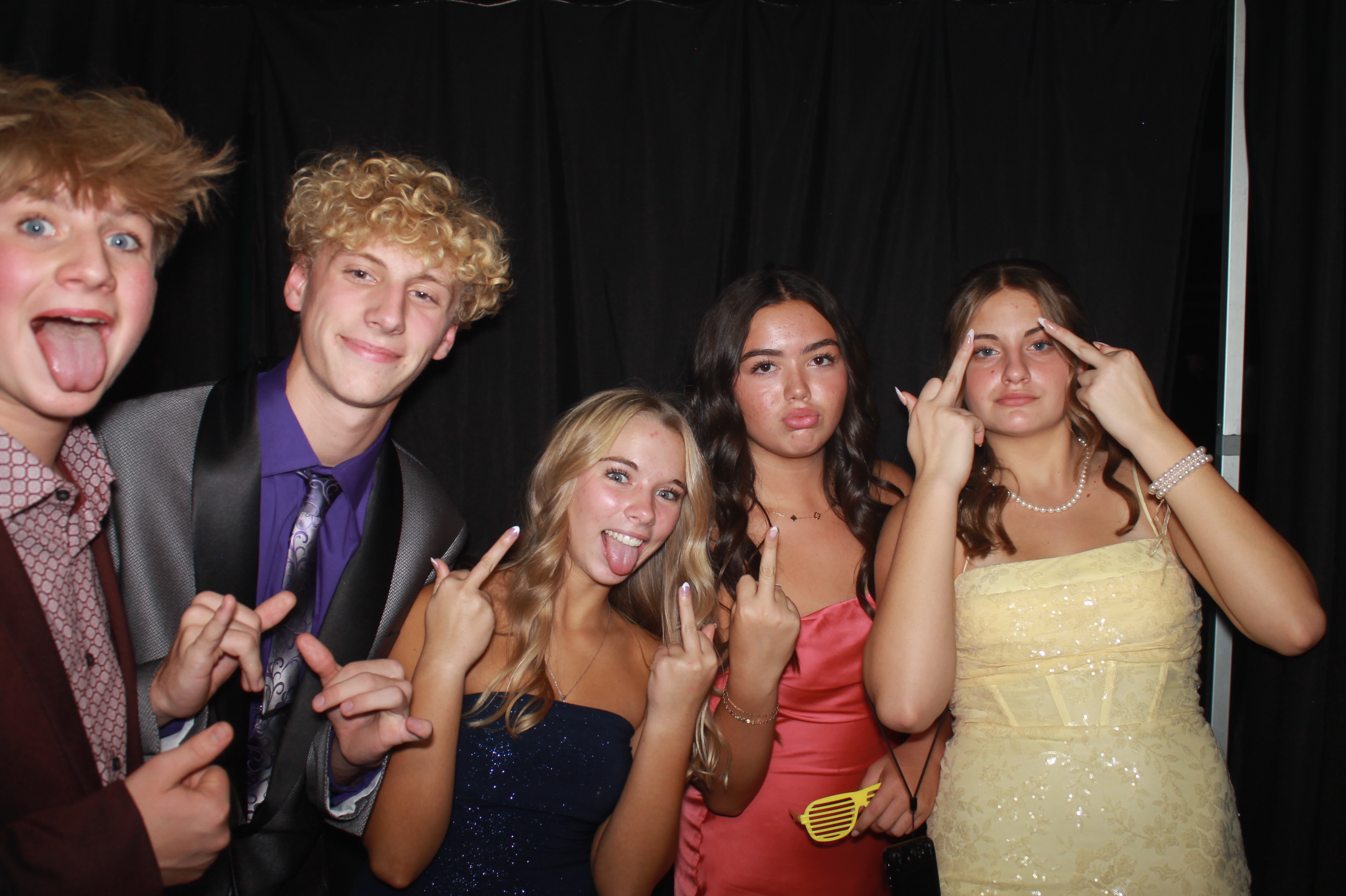 Batavia Prom 2025 | View more photos from the event at gallery.photoboothcincy.com/u/PhotoBoothCincy/Batavia-Prom-2025