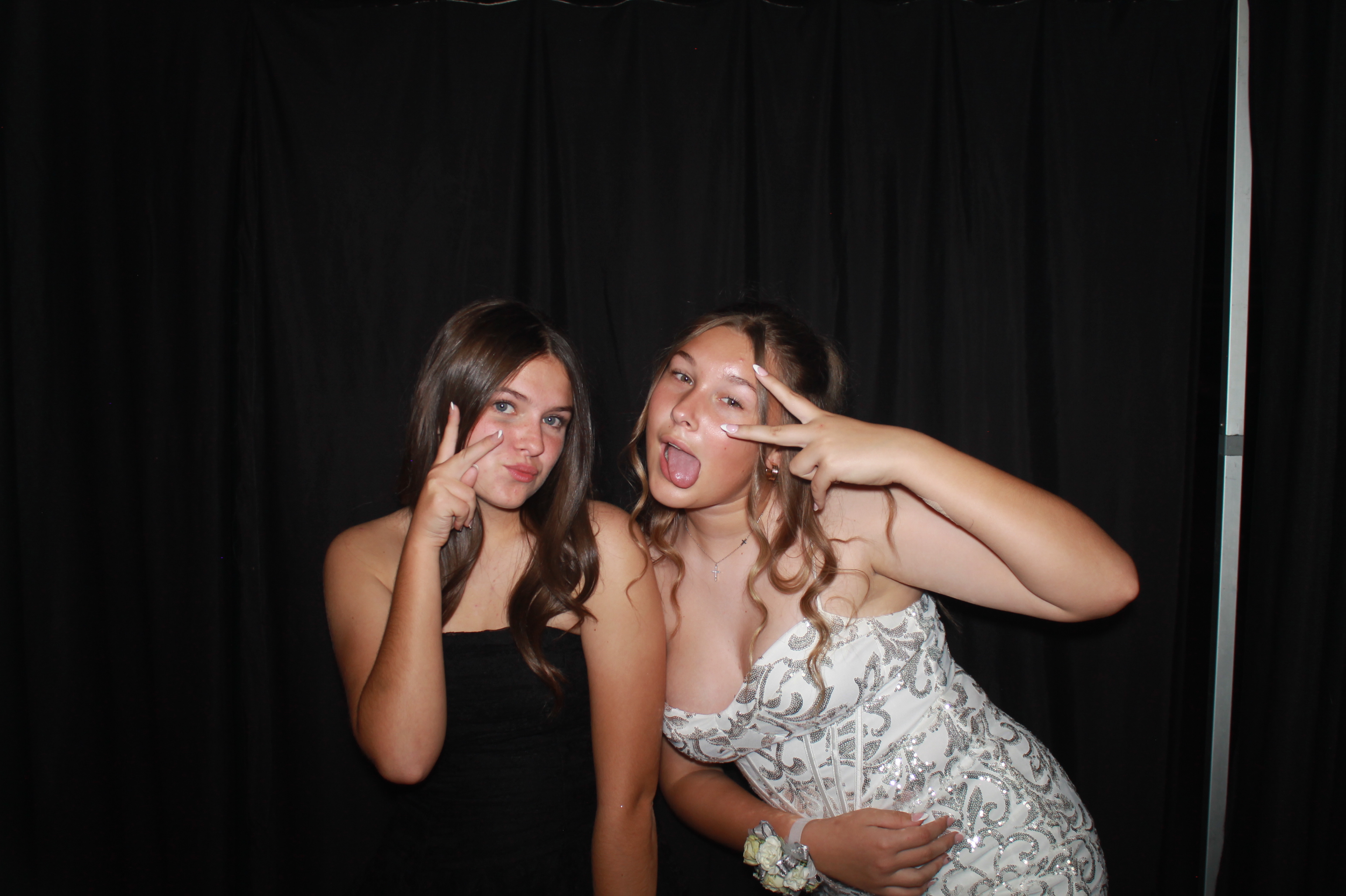 Batavia Prom 2025 | View more photos from the event at gallery.photoboothcincy.com/u/PhotoBoothCincy/Batavia-Prom-2025