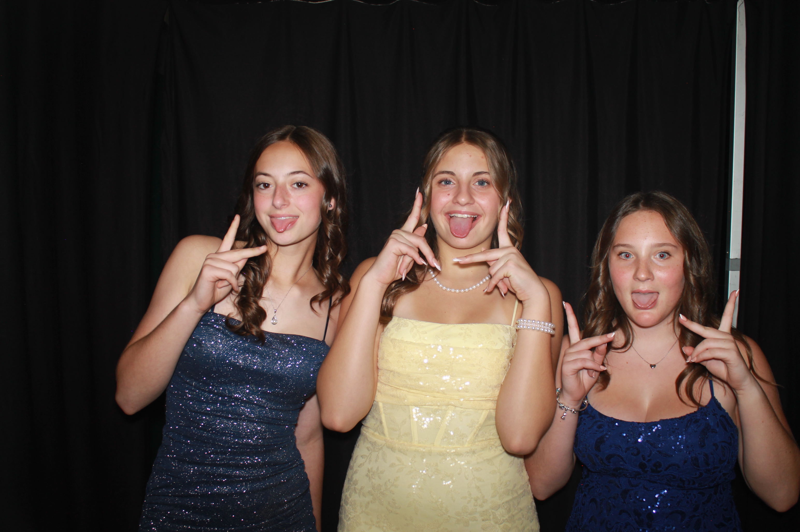 Batavia Prom 2025 | View more photos from the event at gallery.photoboothcincy.com/u/PhotoBoothCincy/Batavia-Prom-2025