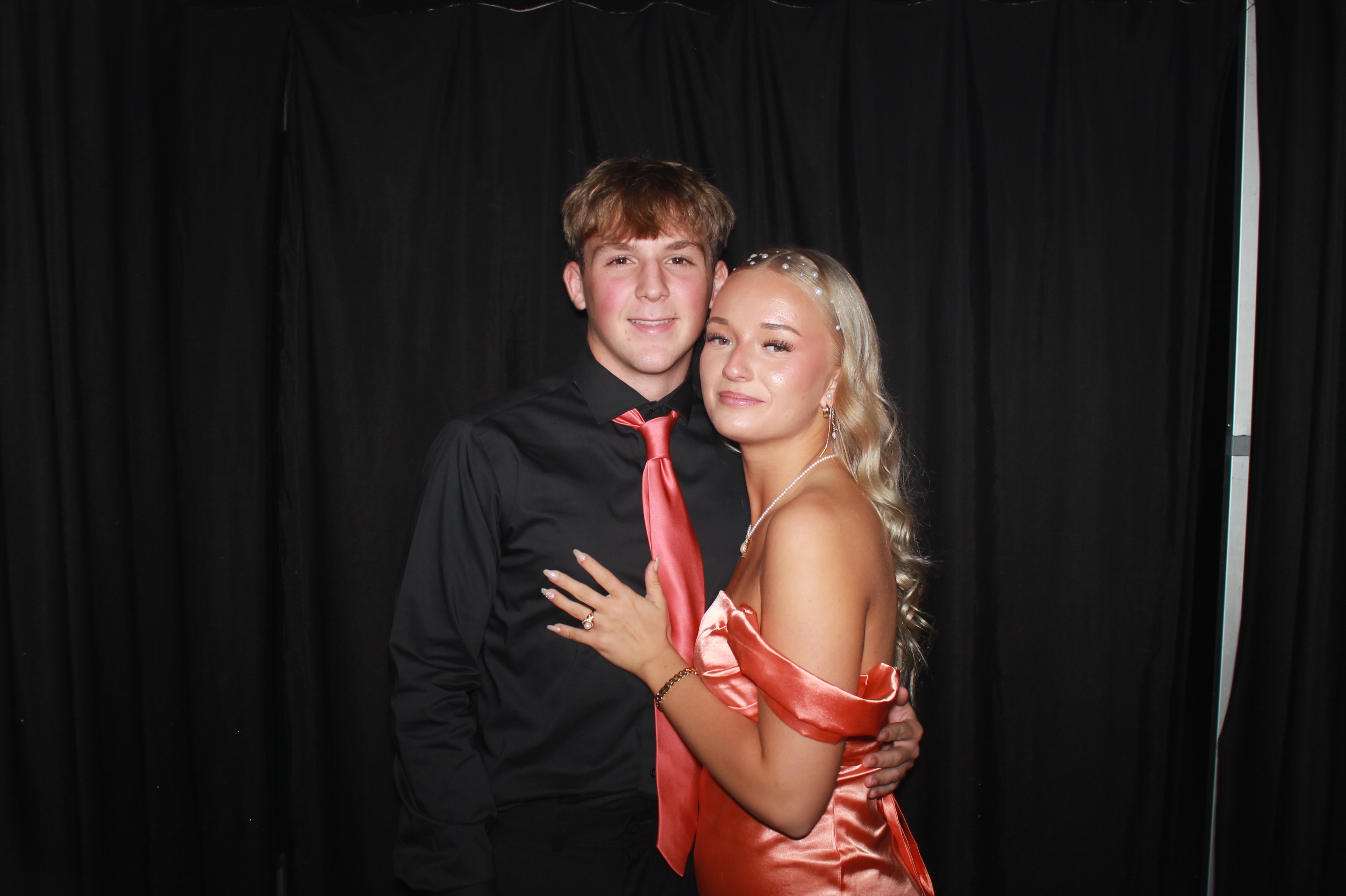 Batavia Prom 2025 | View more photos from the event at gallery.photoboothcincy.com/u/PhotoBoothCincy/Batavia-Prom-2025