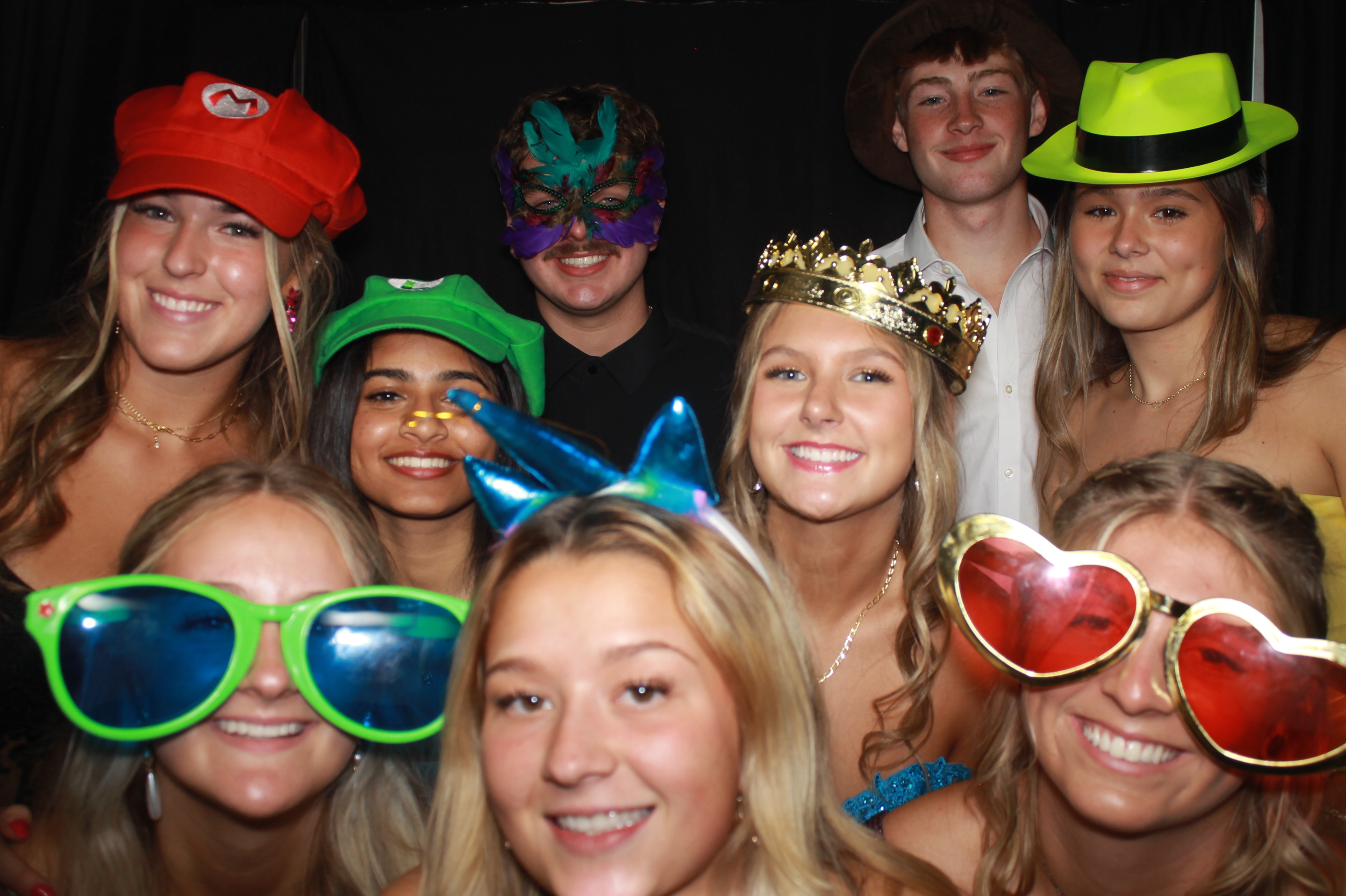 Batavia Prom 2025 | View more photos from the event at gallery.photoboothcincy.com/u/PhotoBoothCincy/Batavia-Prom-2025